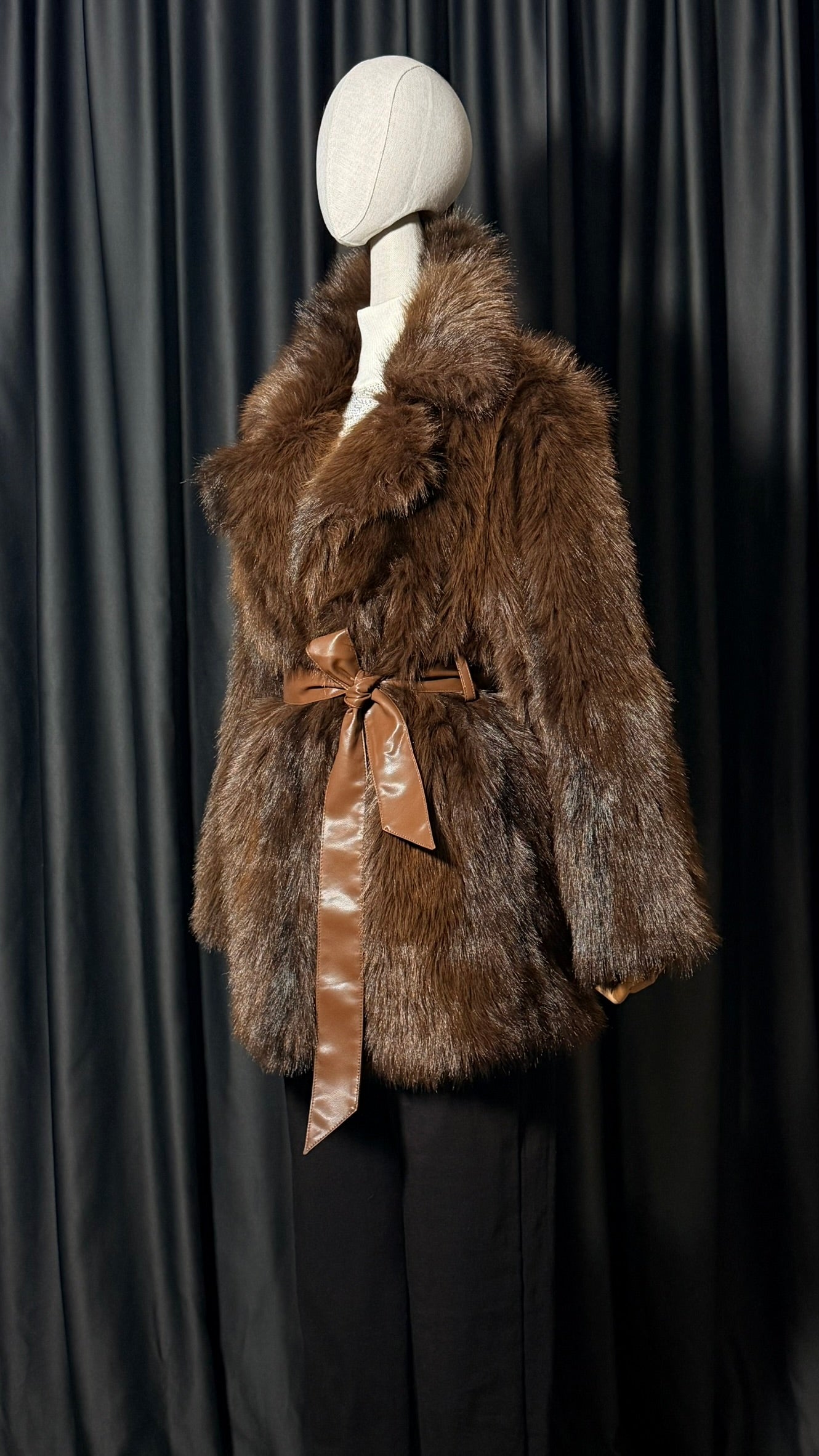 Koyu Kahverengi Kemerli Kürk Ceket – V Yaka