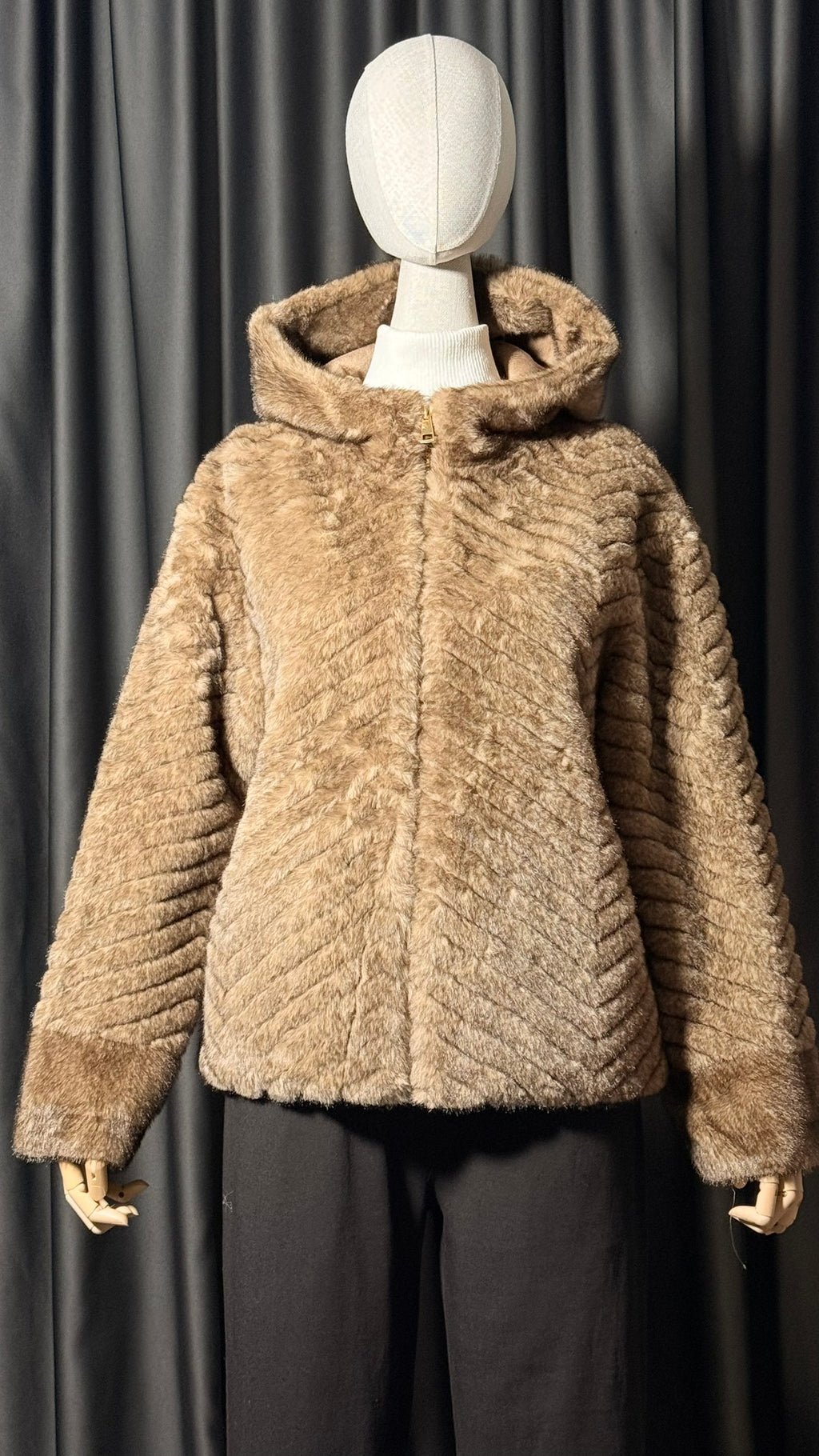 Bej Kapüşonlu Kürk Mont