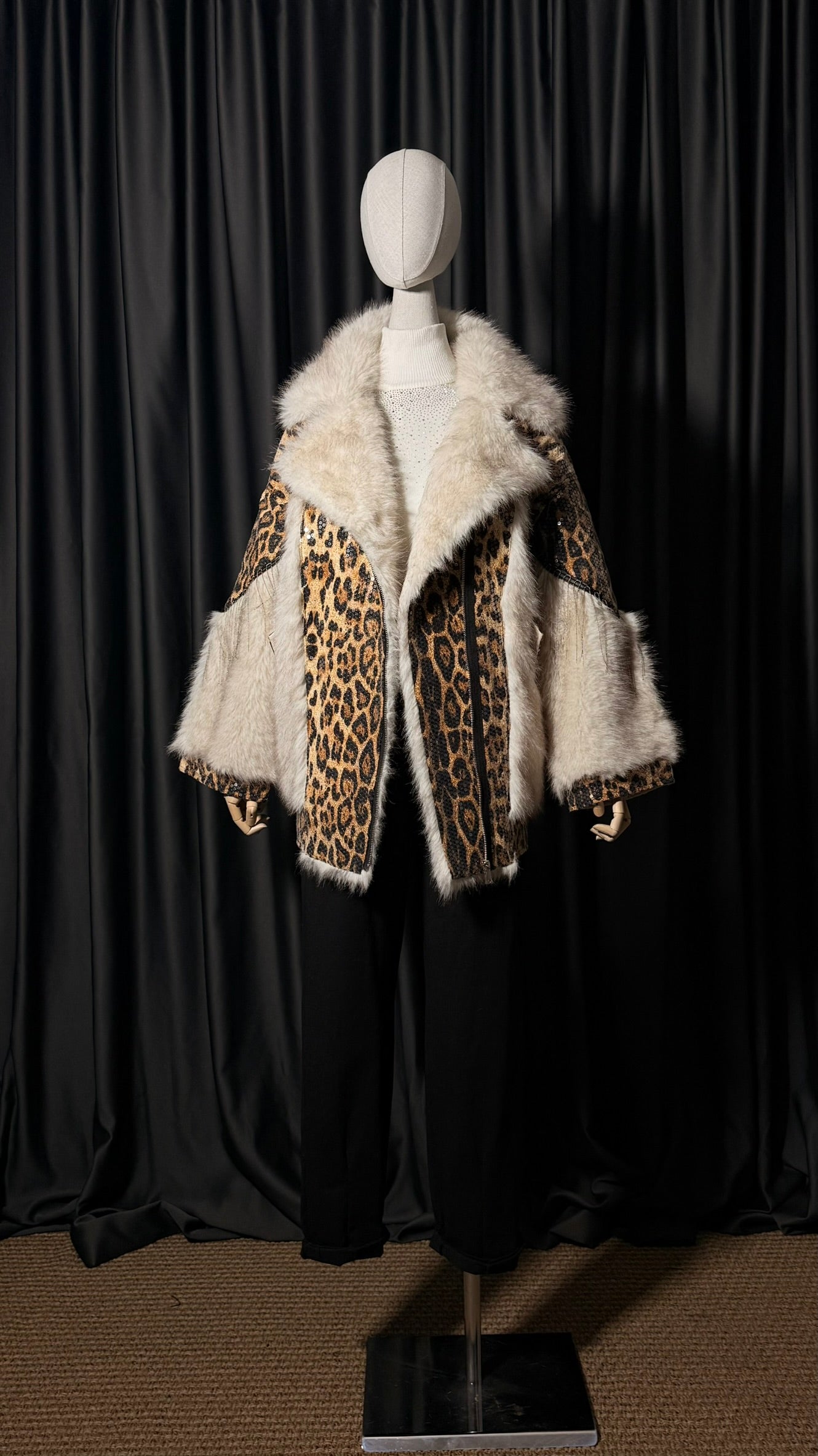 Leopar Desenli Kürk Detaylı Kısa Ceket