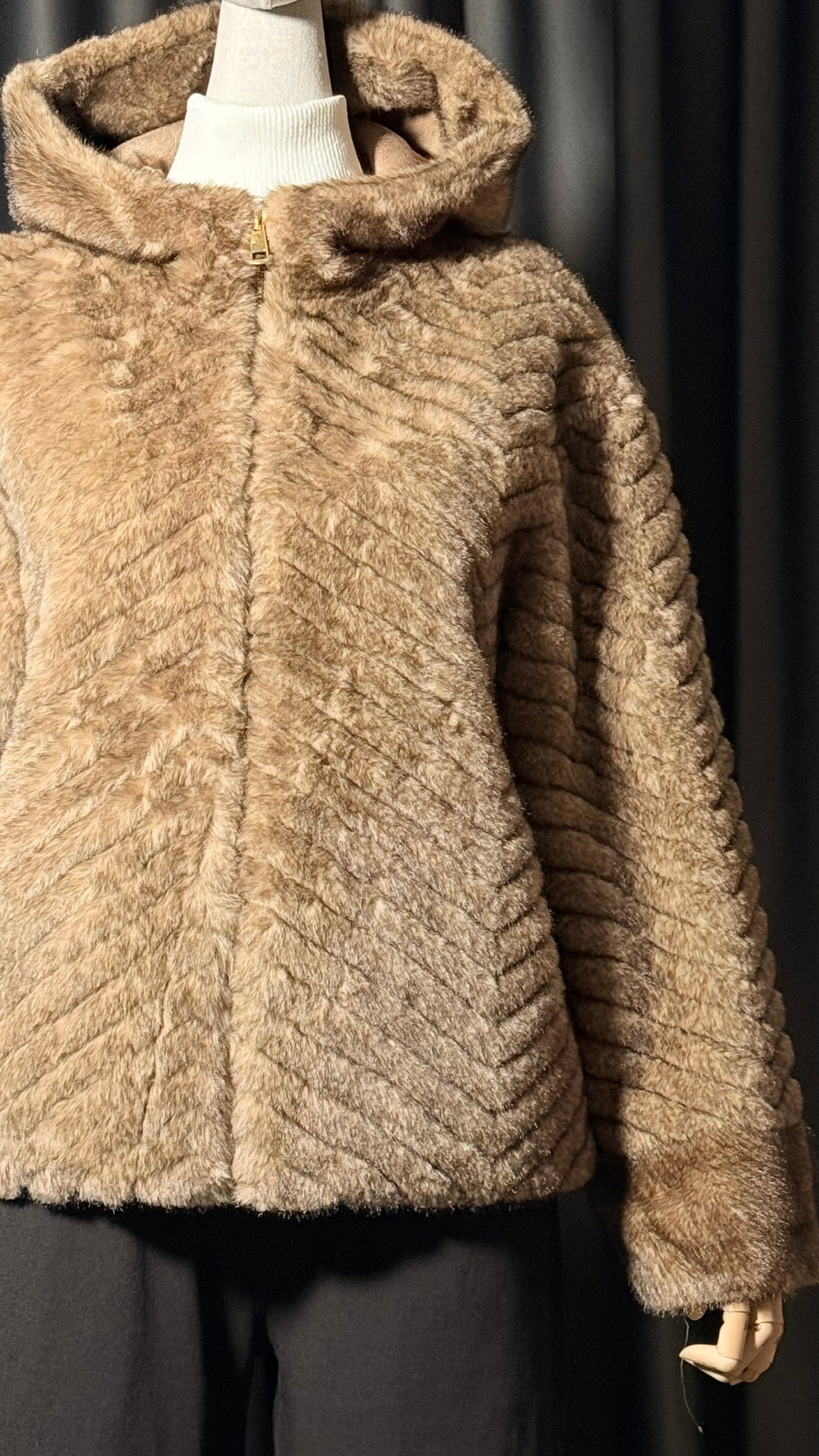 Bej Kapüşonlu Kürk Mont