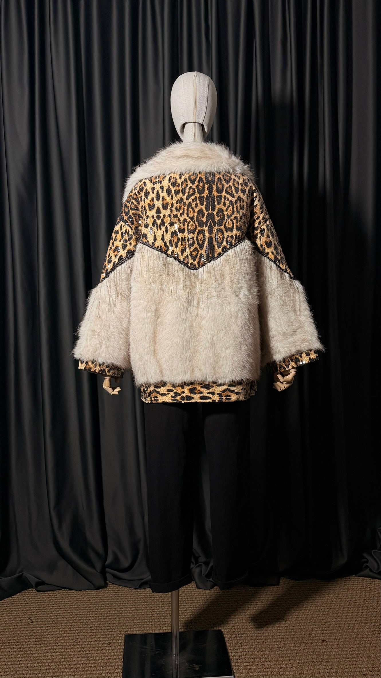 Leopar Desenli Kürk Detaylı Kısa Ceket