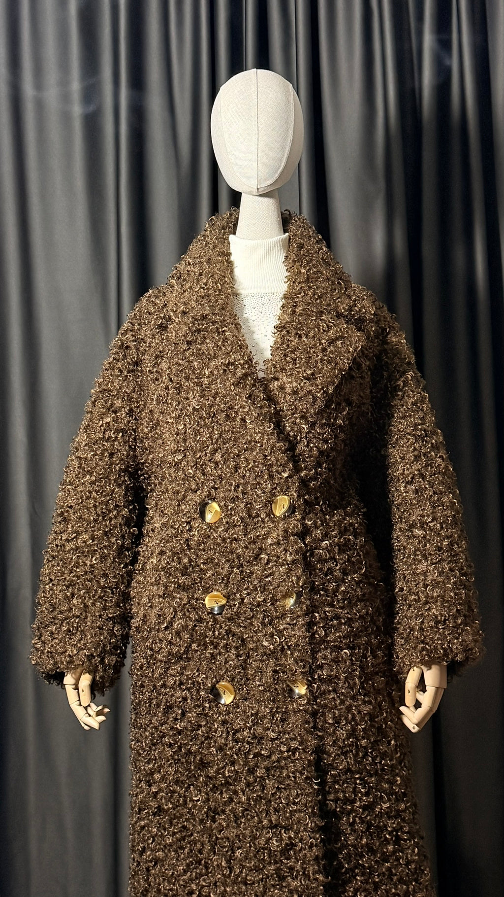 Kahverengi Buklet Dokulu Düğmeli Kaban