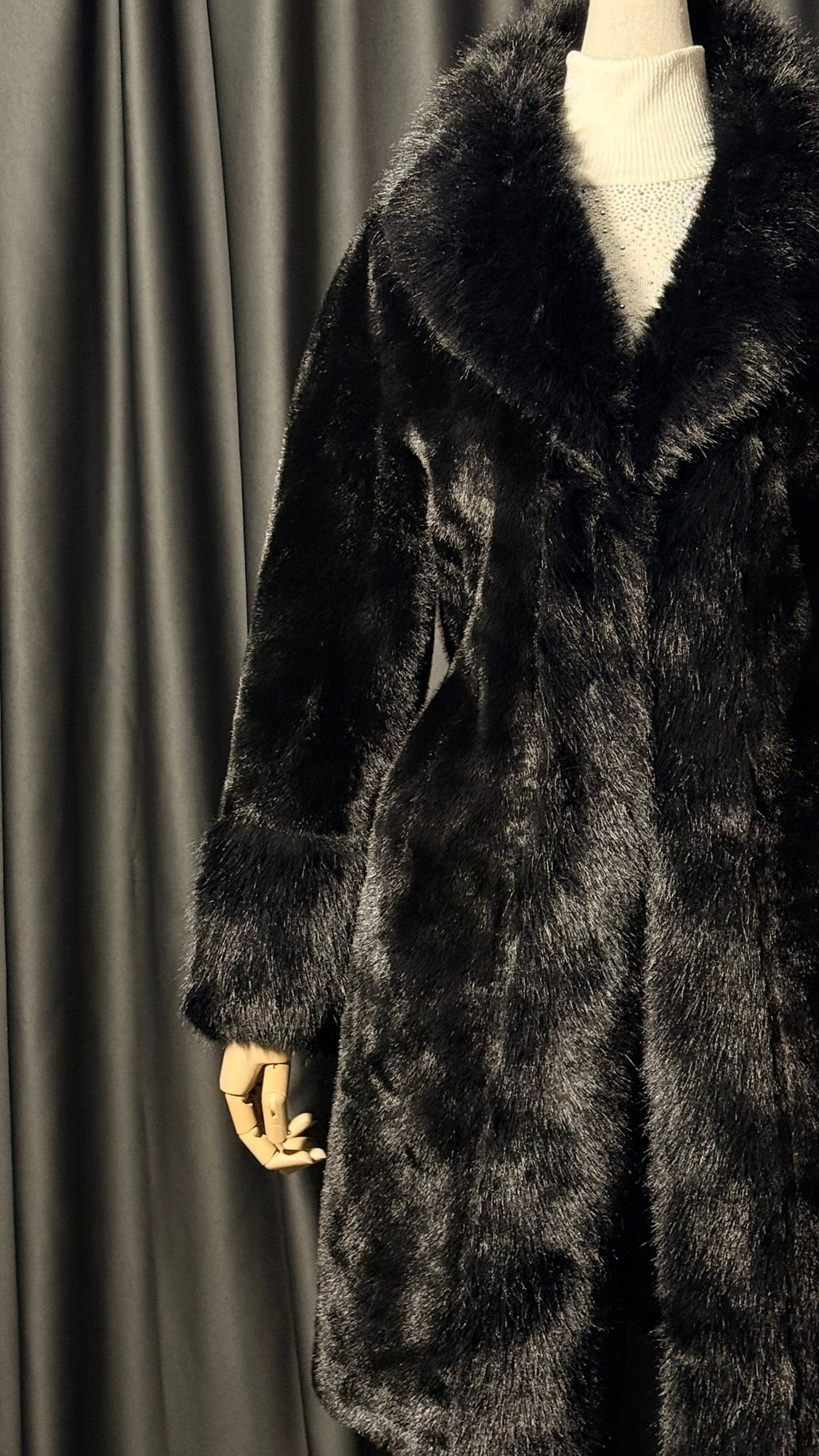 Siyah Uzun Kürk Kaban – Geniş Yaka