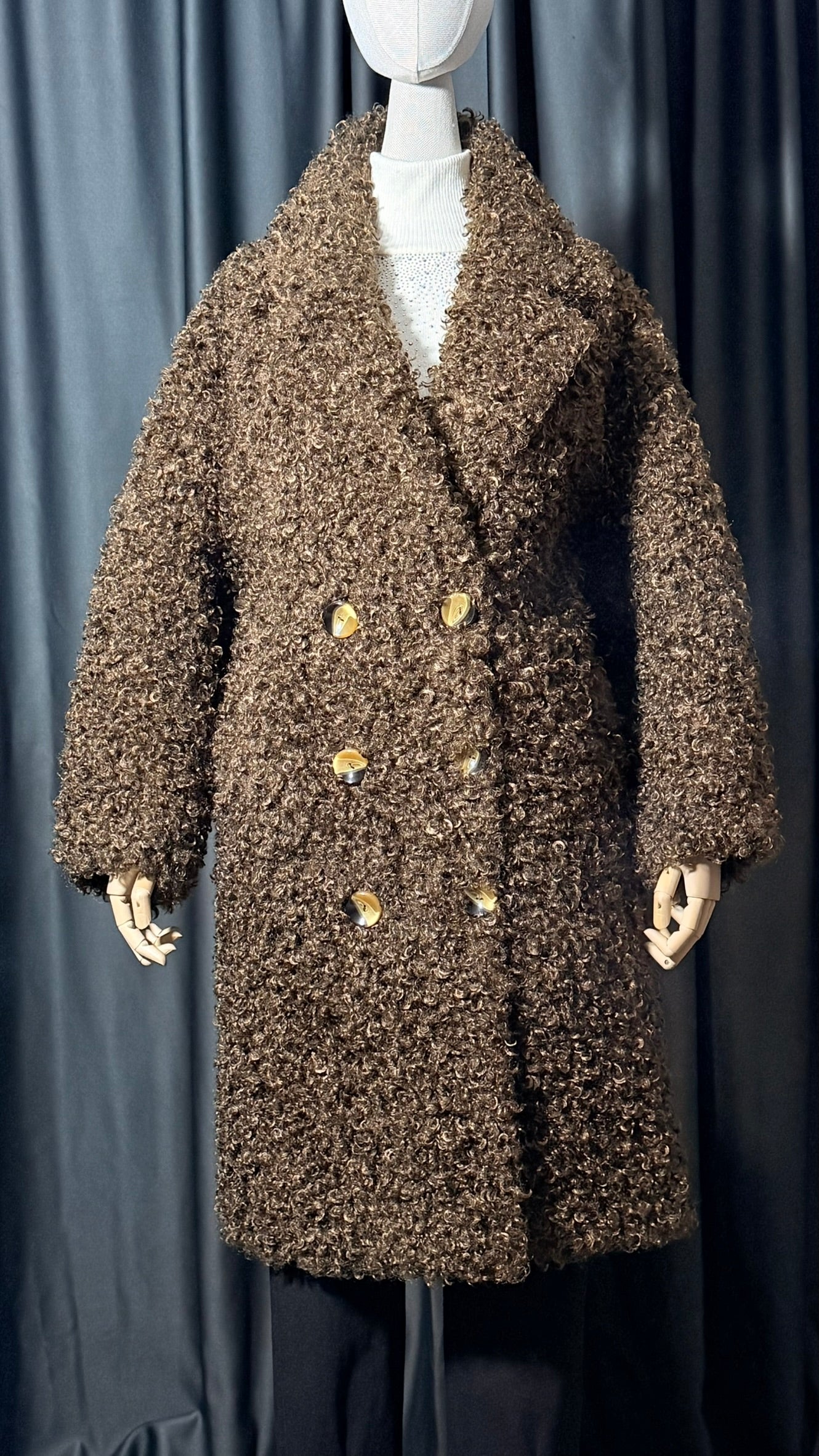 Kahverengi Buklet Dokulu Düğmeli Kaban