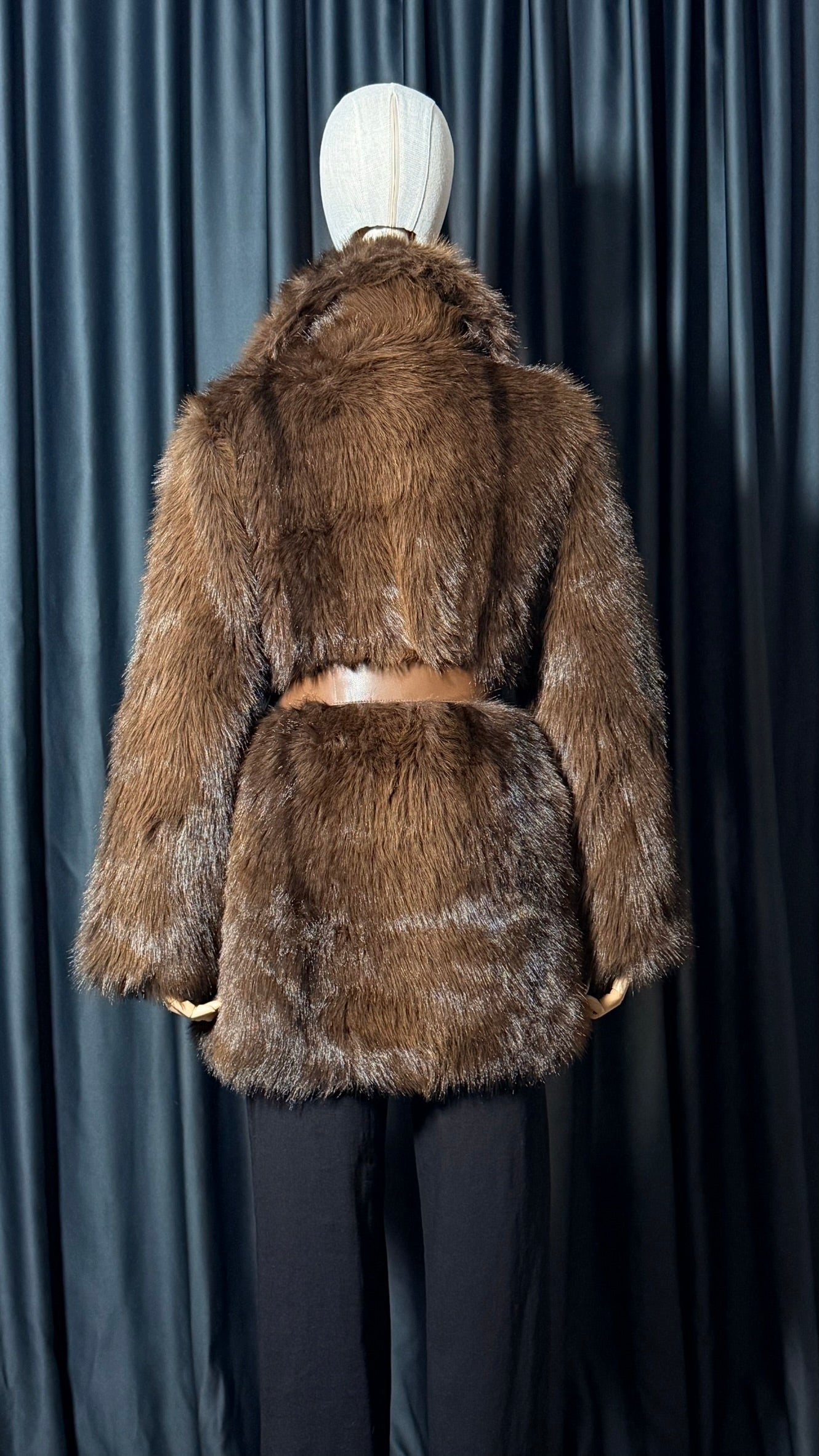 Koyu Kahverengi Kemerli Kürk Ceket – V Yaka