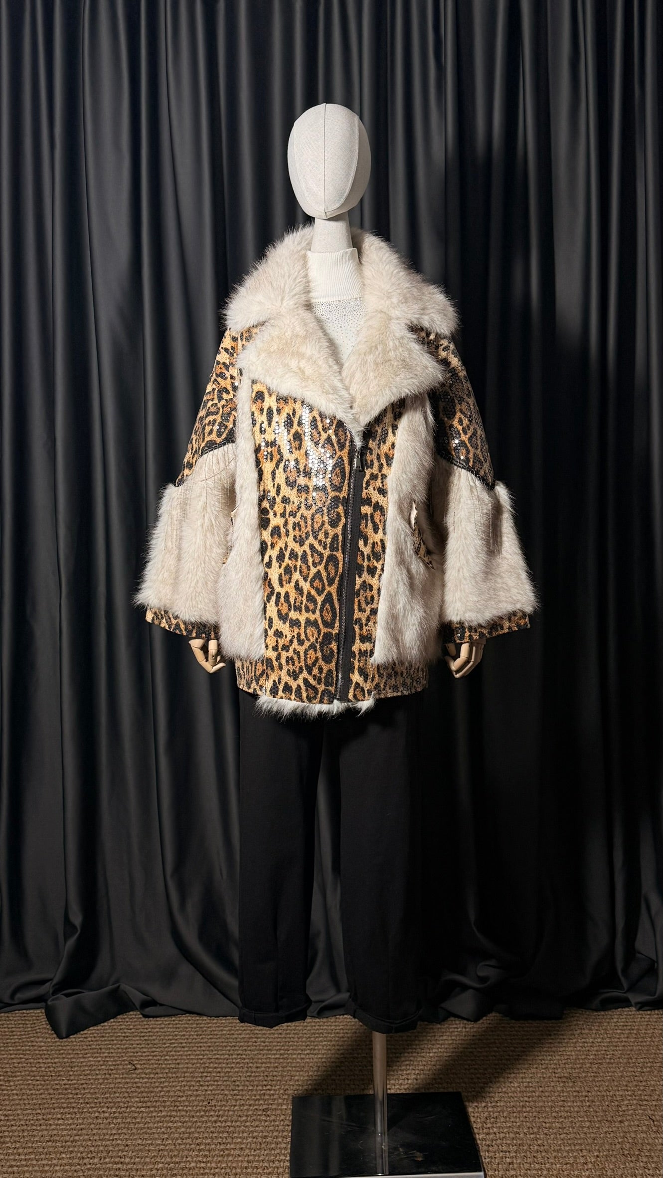 Leopar Desenli Kürk Detaylı Kısa Ceket