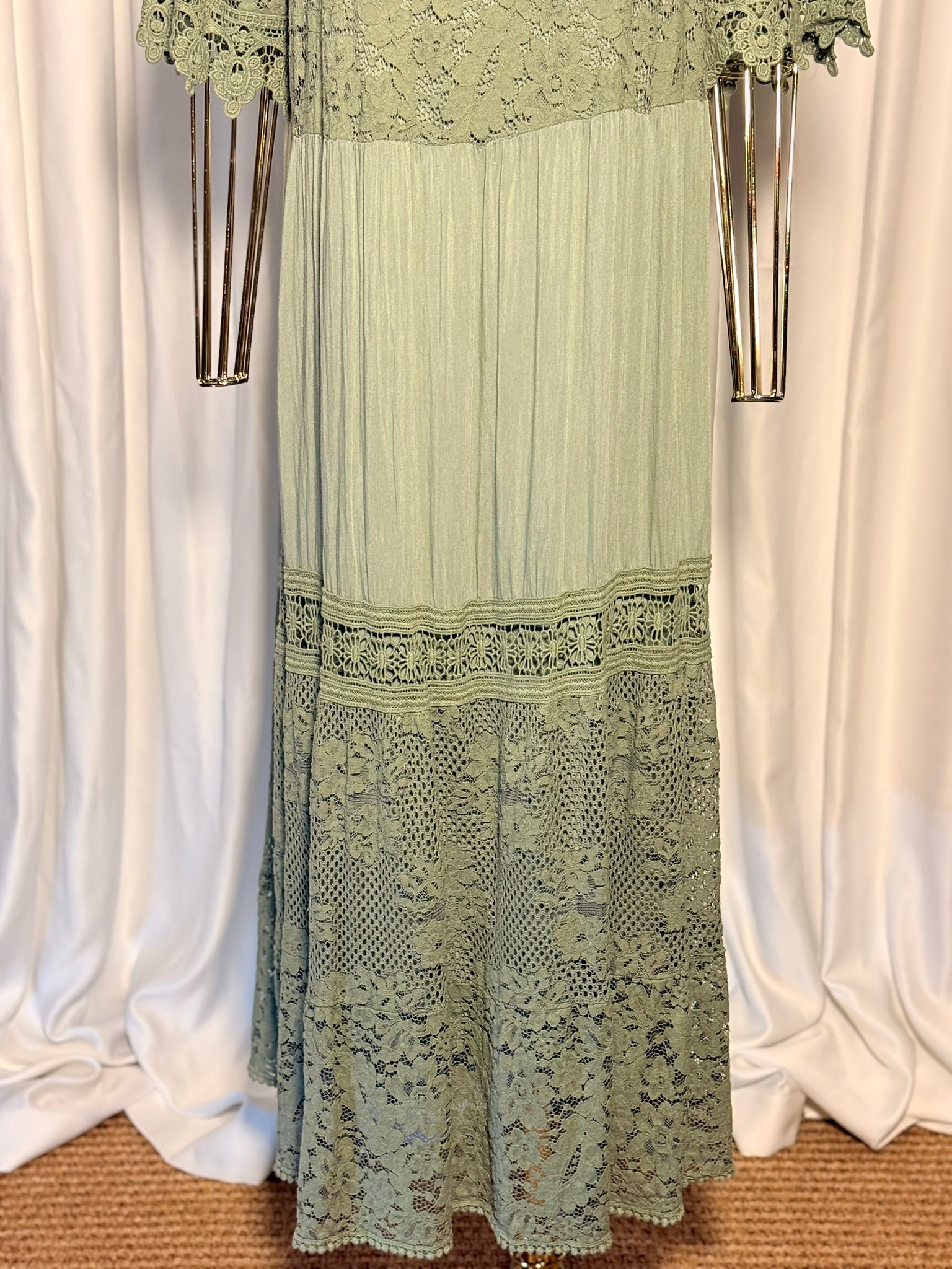 Haki Yeşil Dantelli Bohem Elbise