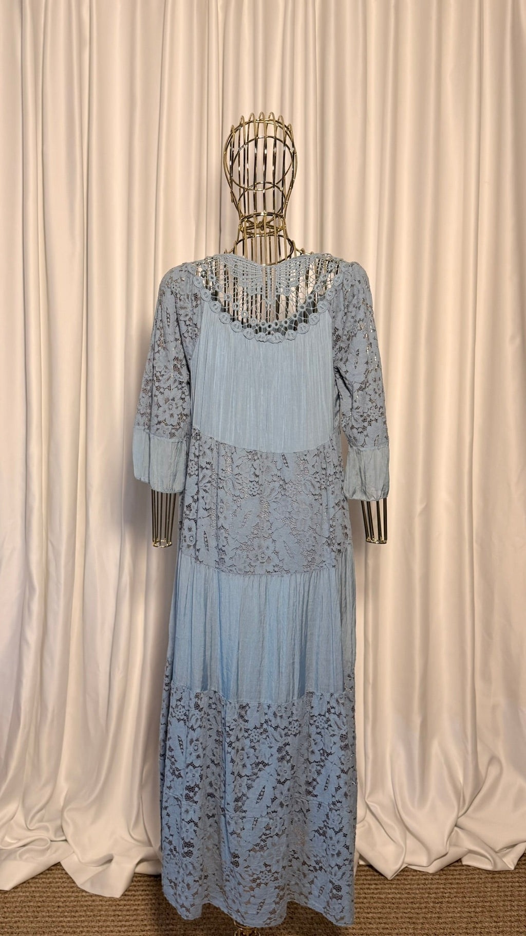 İndigo [Pastel Mavi] Dantelli Bohem Elbise – Yarım Kollu, Katlı Uzun Tasarım