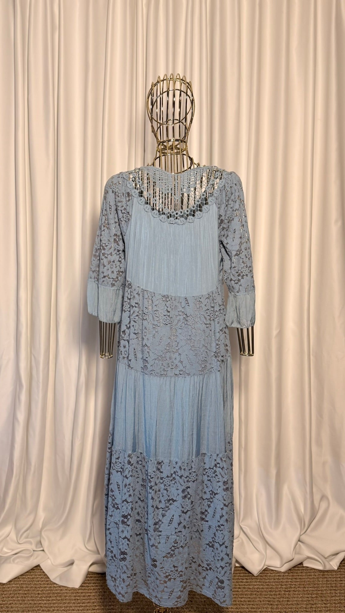 İndigo [Pastel Mavi] Dantelli Bohem Elbise – Yarım Kollu, Katlı Uzun Tasarım