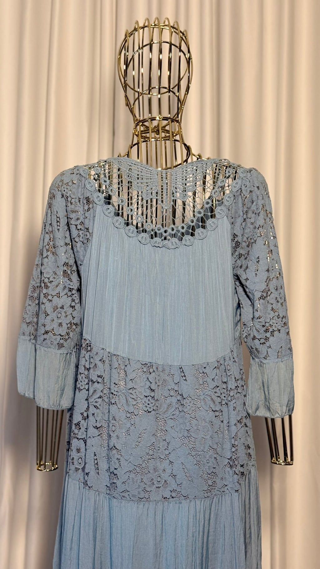 İndigo [Pastel Mavi] Dantelli Bohem Elbise – Yarım Kollu, Katlı Uzun Tasarım