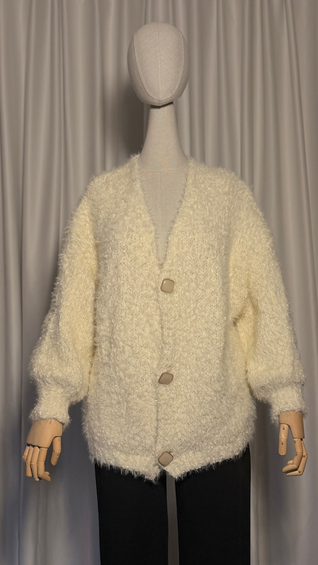 Krem Tüylü Oversize Hırka