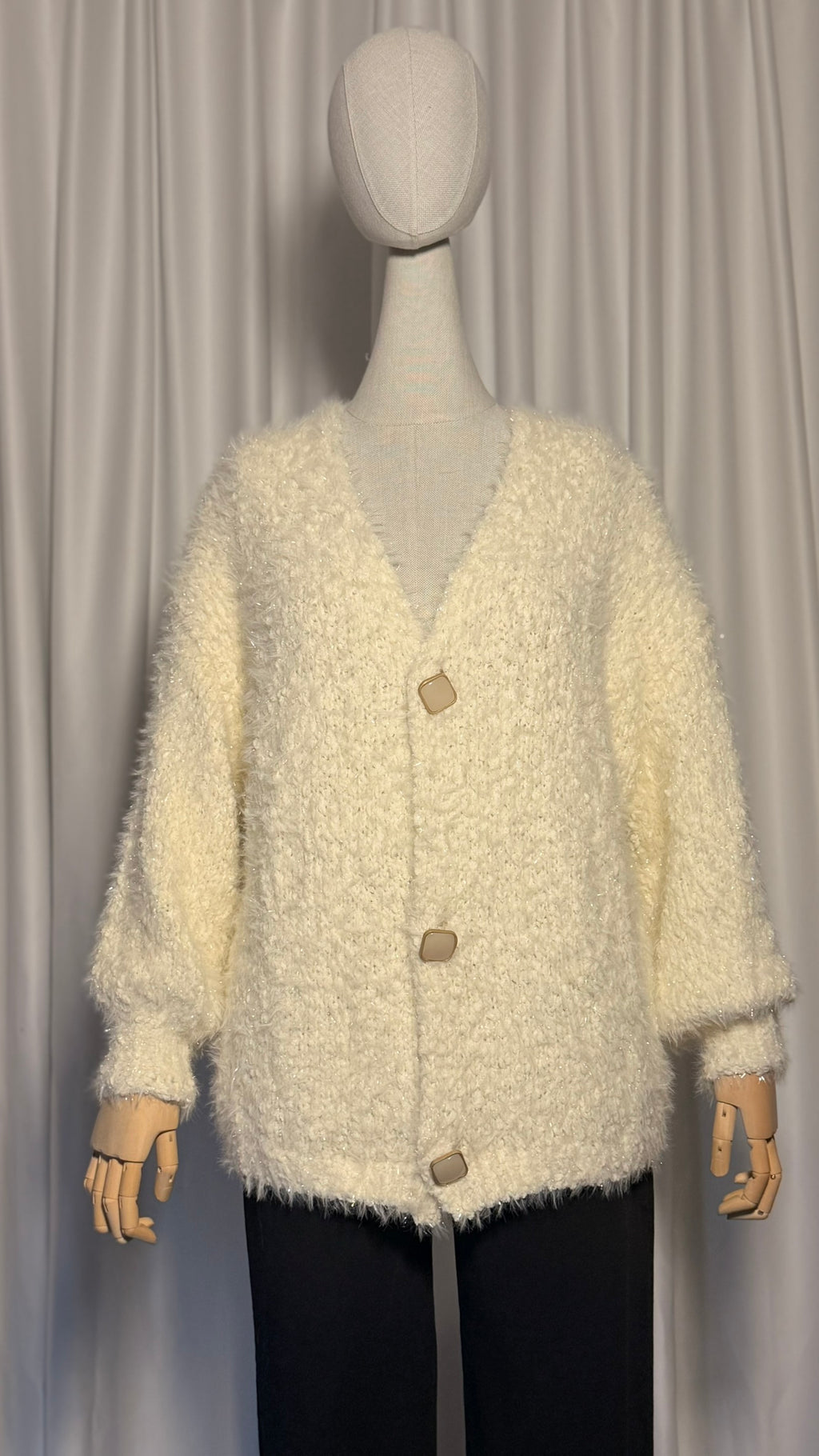 Krem Tüylü Oversize Hırka