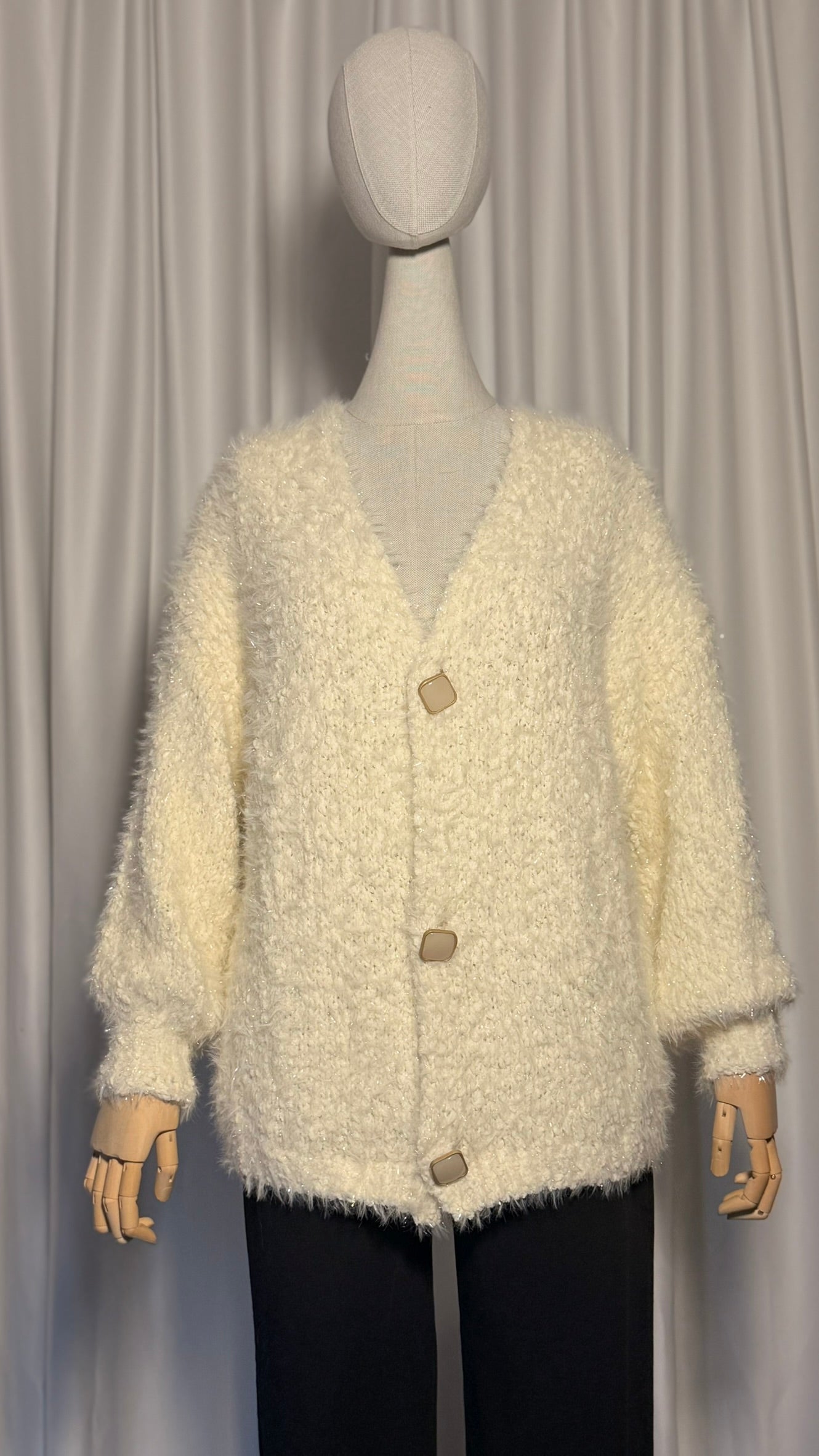 Krem Tüylü Oversize Hırka