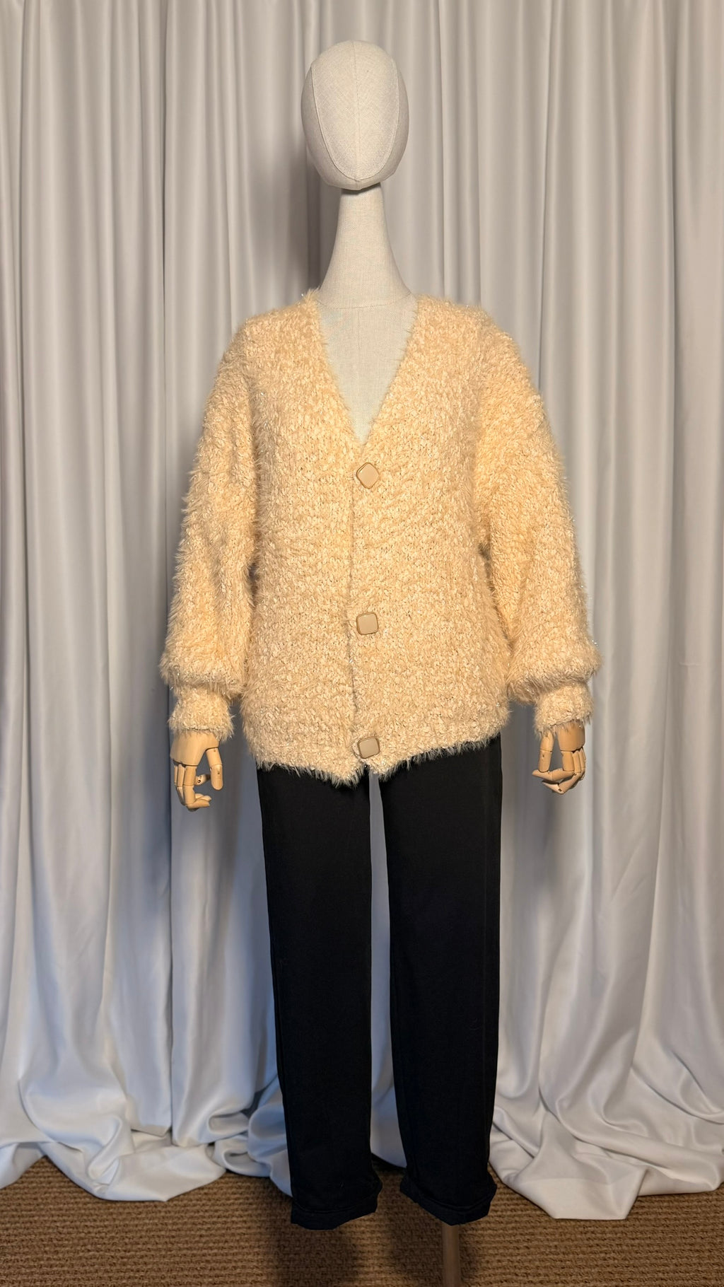 Bej Tüylü Oversize Hırka