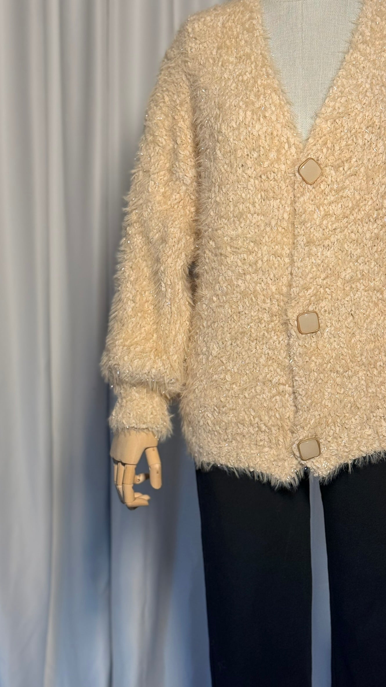 Bej Tüylü Oversize Hırka