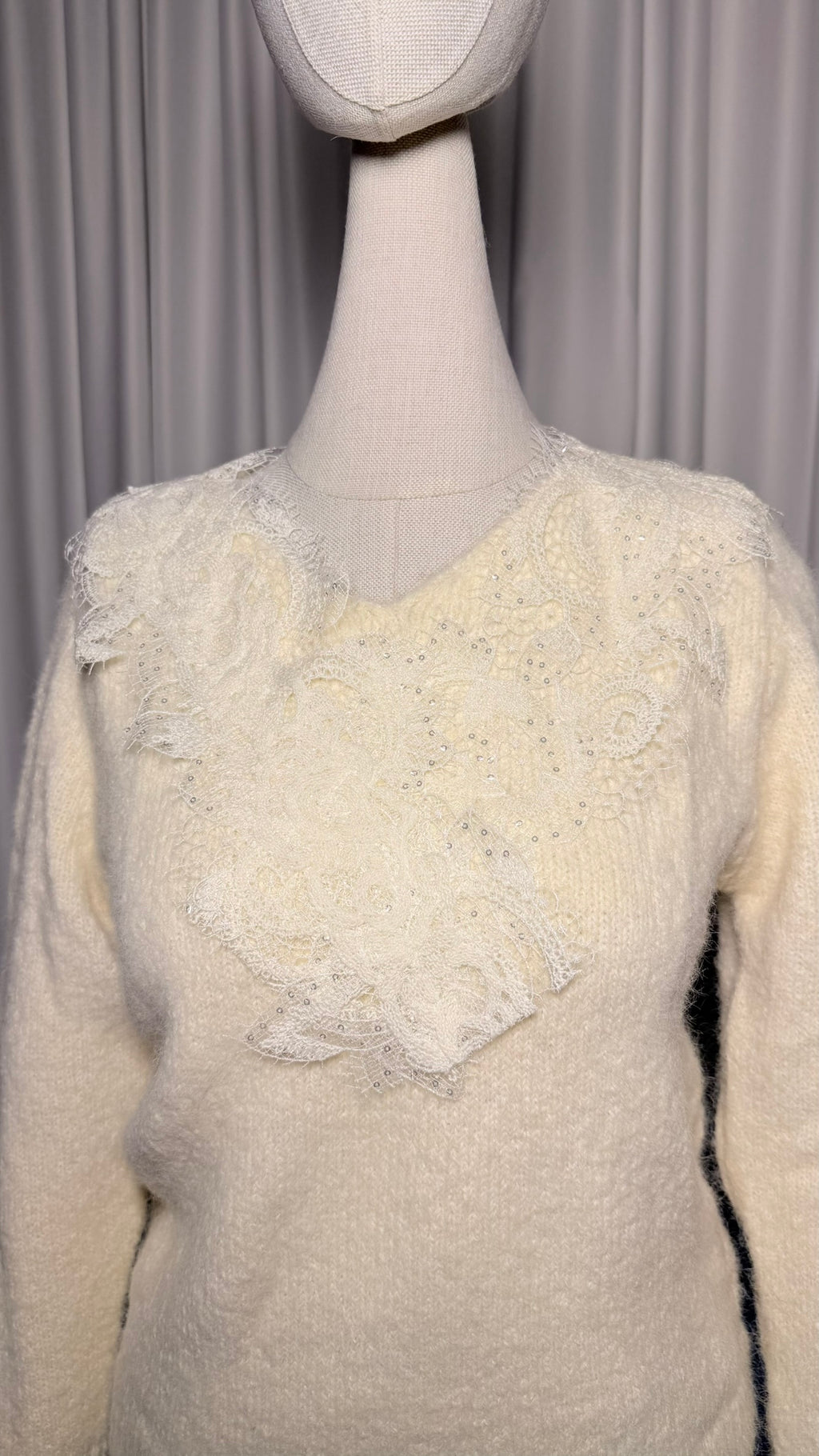 Krem Dantel Yaka Detaylı Triko Kazak