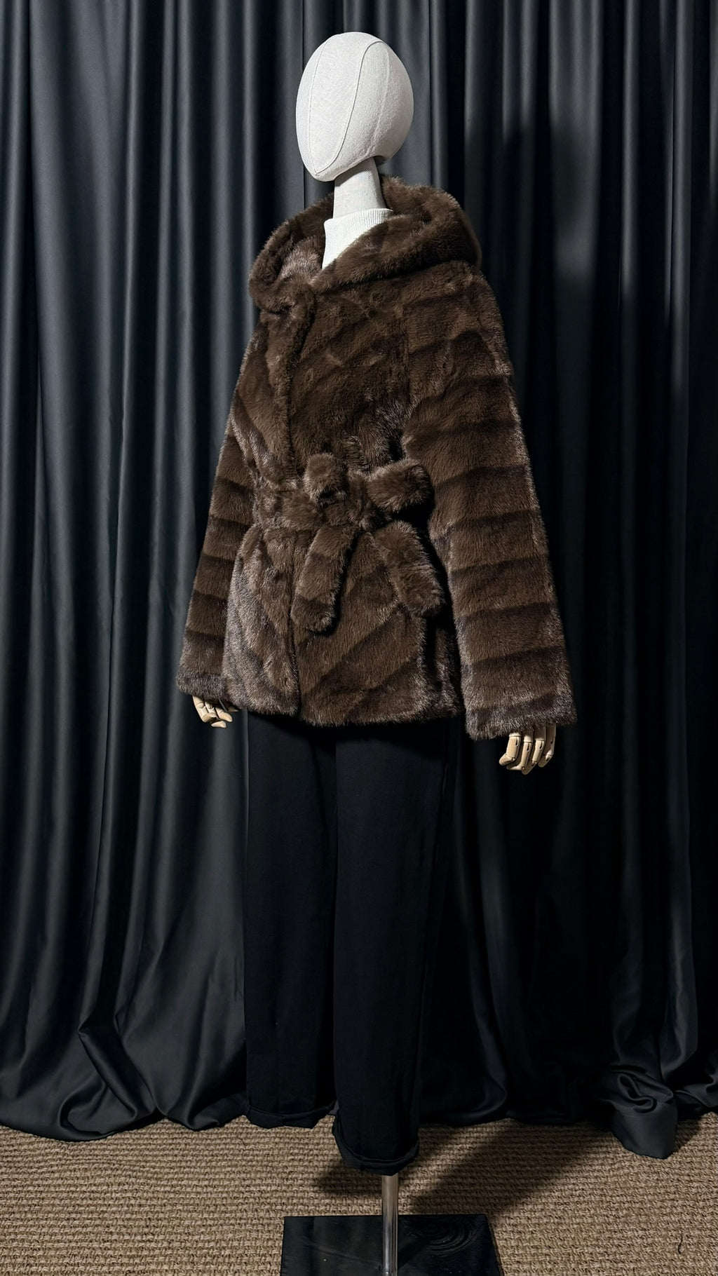 Çikolata Kahve Kapüşonlu Kürk Kaban