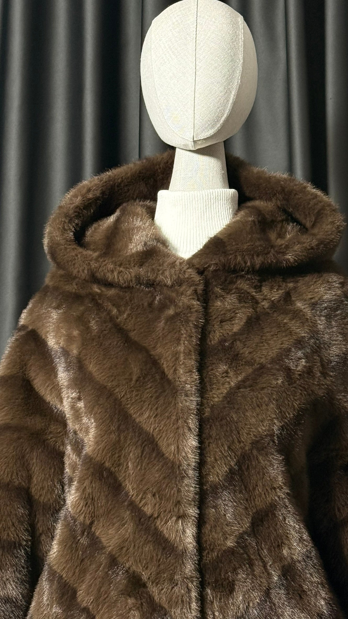 Çikolata Kahve Kapüşonlu Kürk Kaban