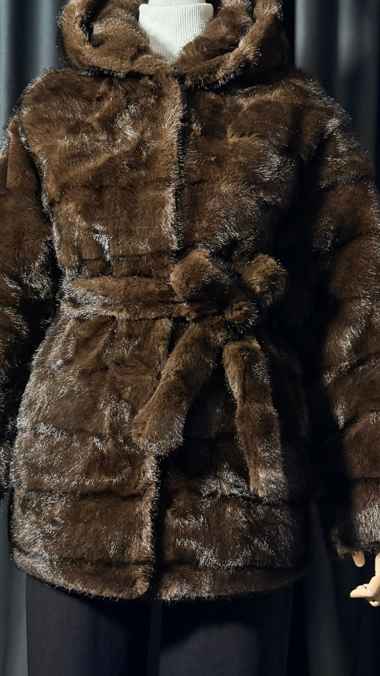 Kahverengi Kapüşonlu Kürk Kaban