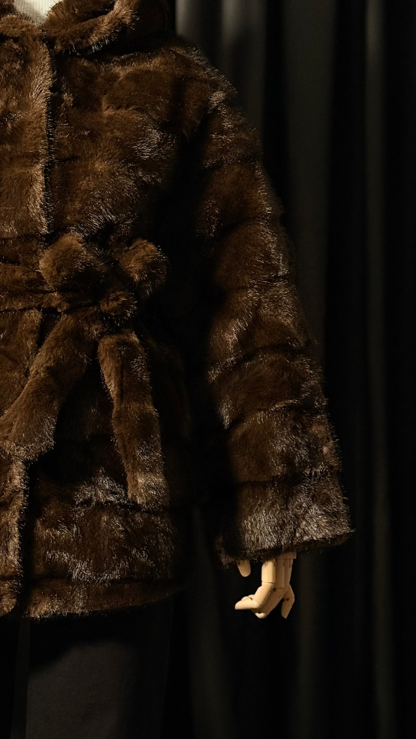 Kahverengi Kapüşonlu Kürk Kaban