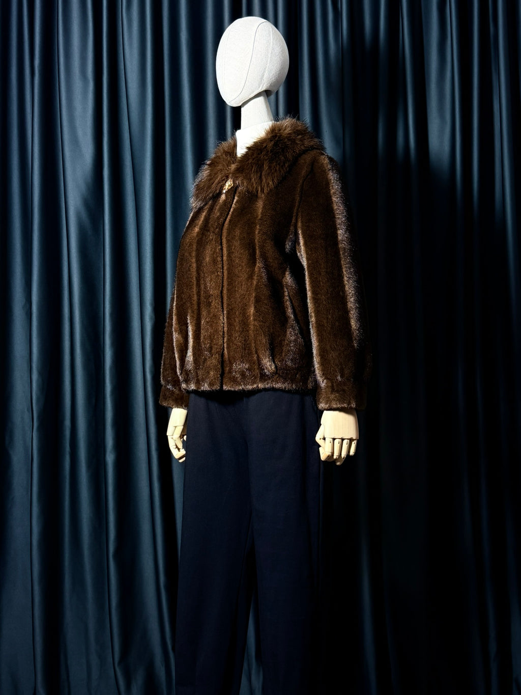 Kahverengi Taş Düğmeli Kürk Ceket