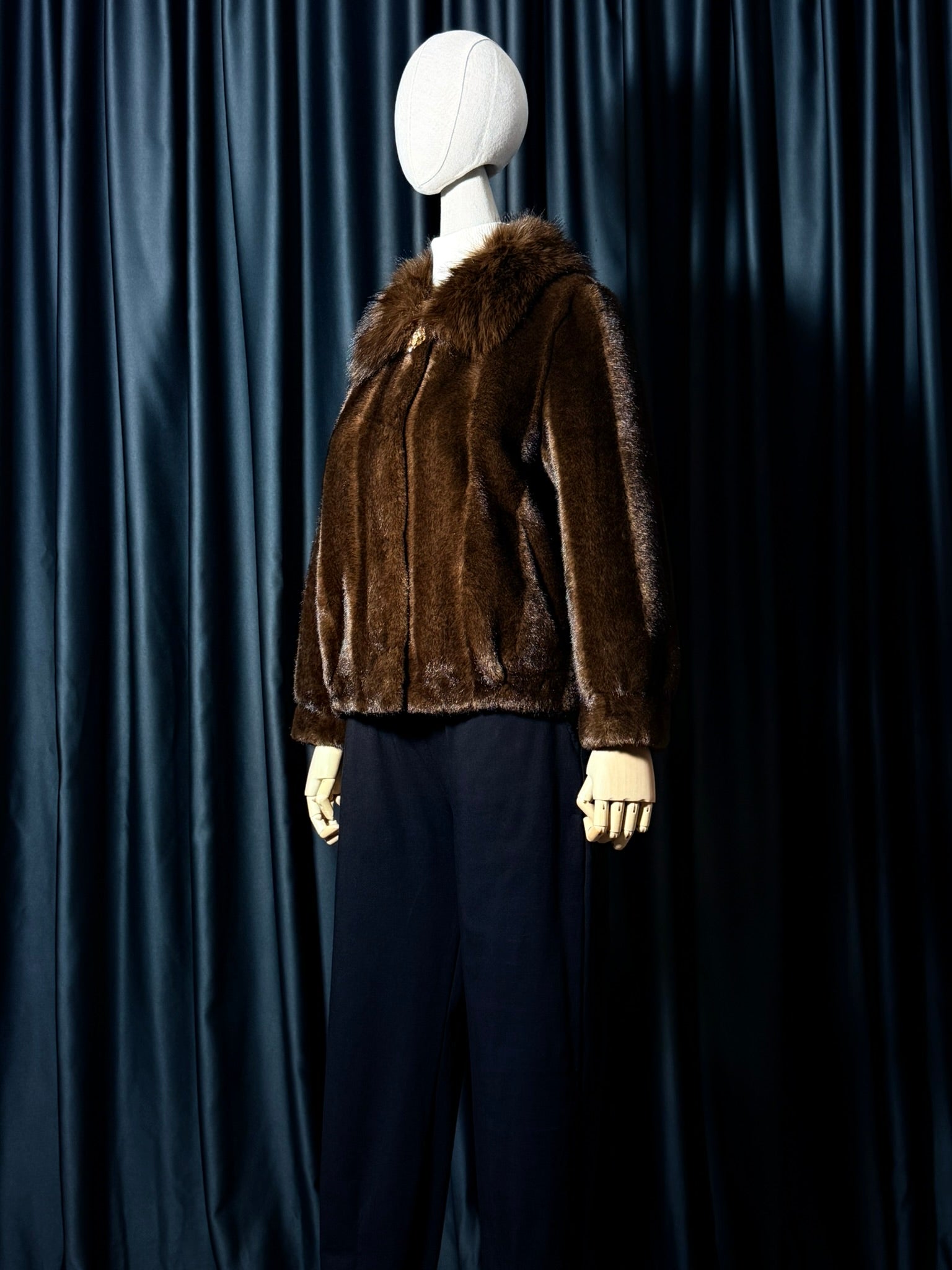 Kahverengi Taş Düğmeli Kürk Ceket