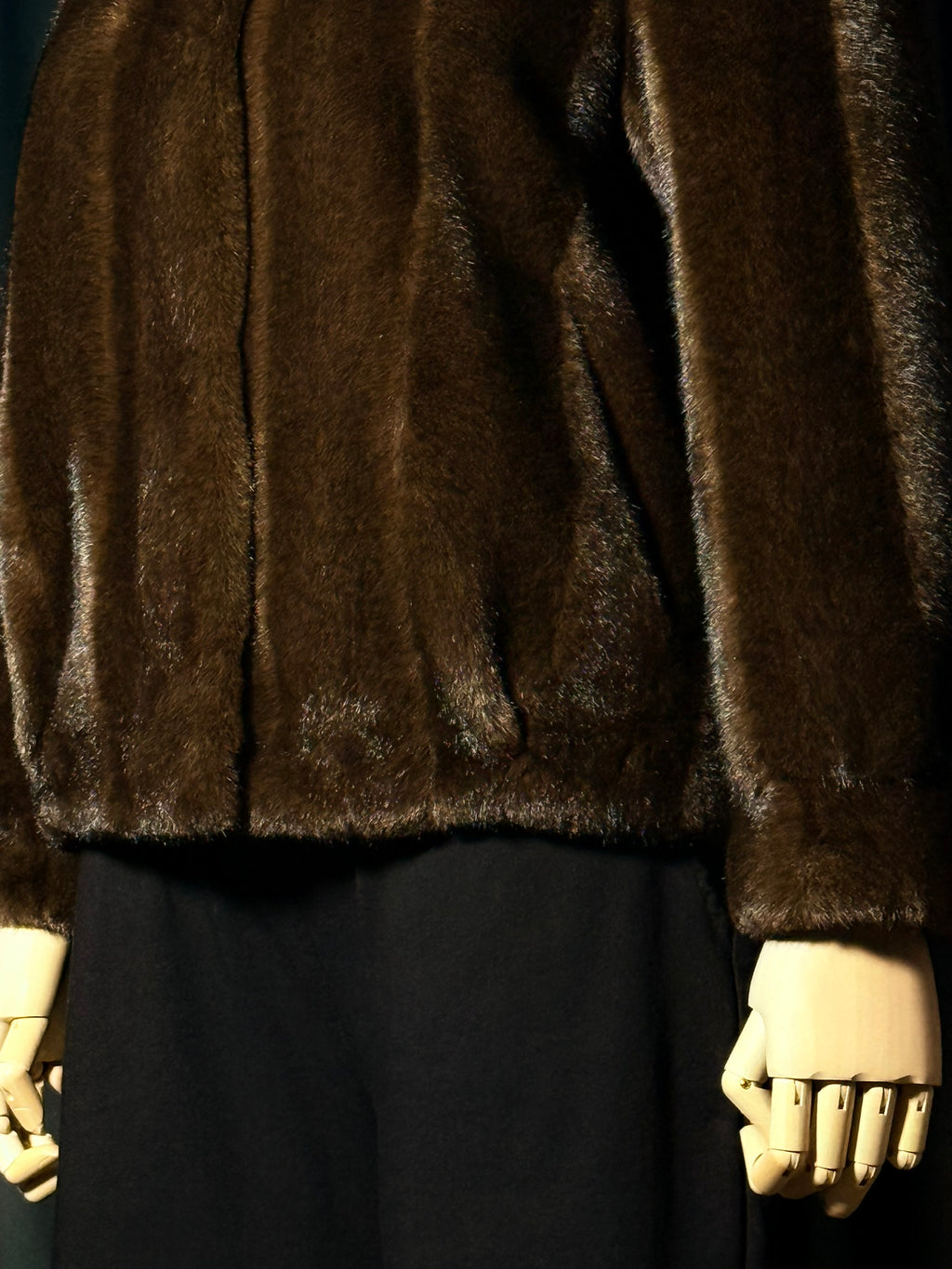 Kahverengi Taş Düğmeli Kürk Ceket