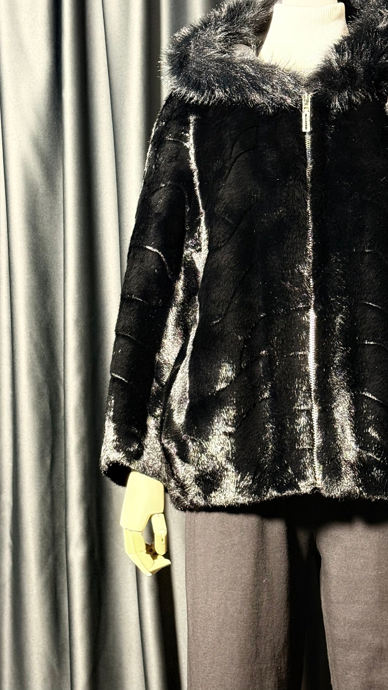 Kapüşonlu Siyah Kısa Suni Kürk Mont - Fermuarlı