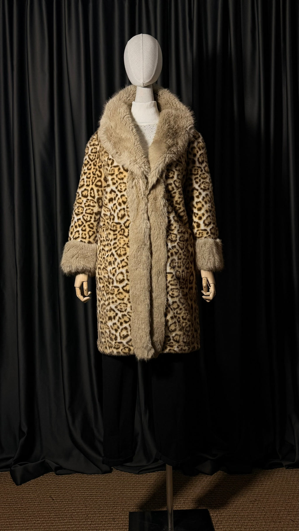 Leopar Desenli Orta Boy Suni Kürk Kaban - Bej