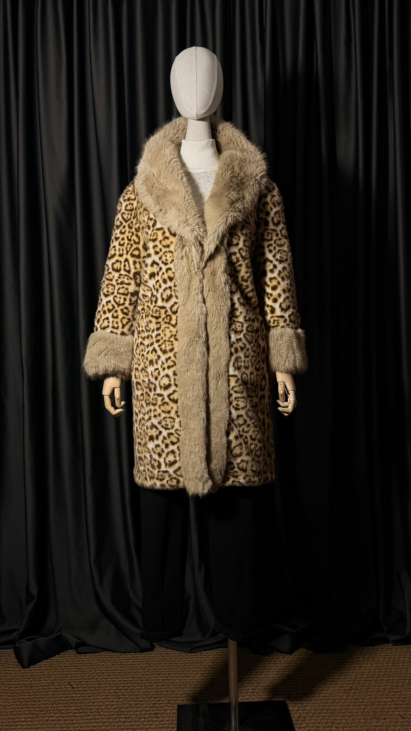 Leopar Desenli Orta Boy Suni Kürk Kaban - Bej