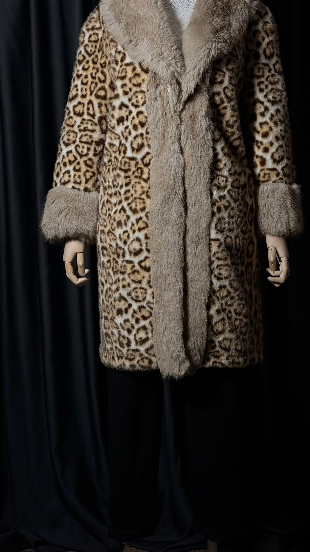 Leopar Desenli Orta Boy Suni Kürk Kaban - Bej