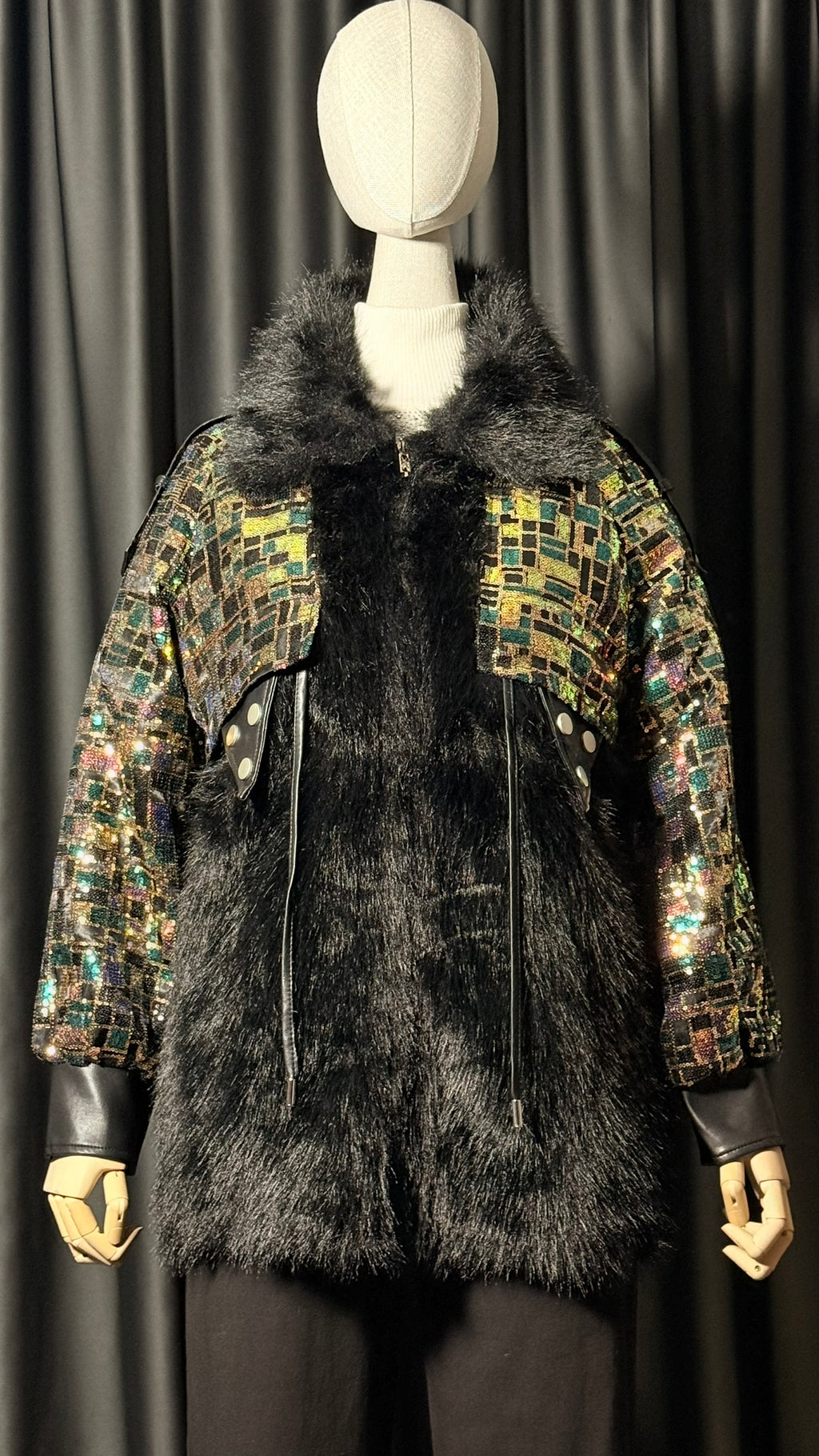 Siyah Payet Bloklu Suni Kürk Ceket