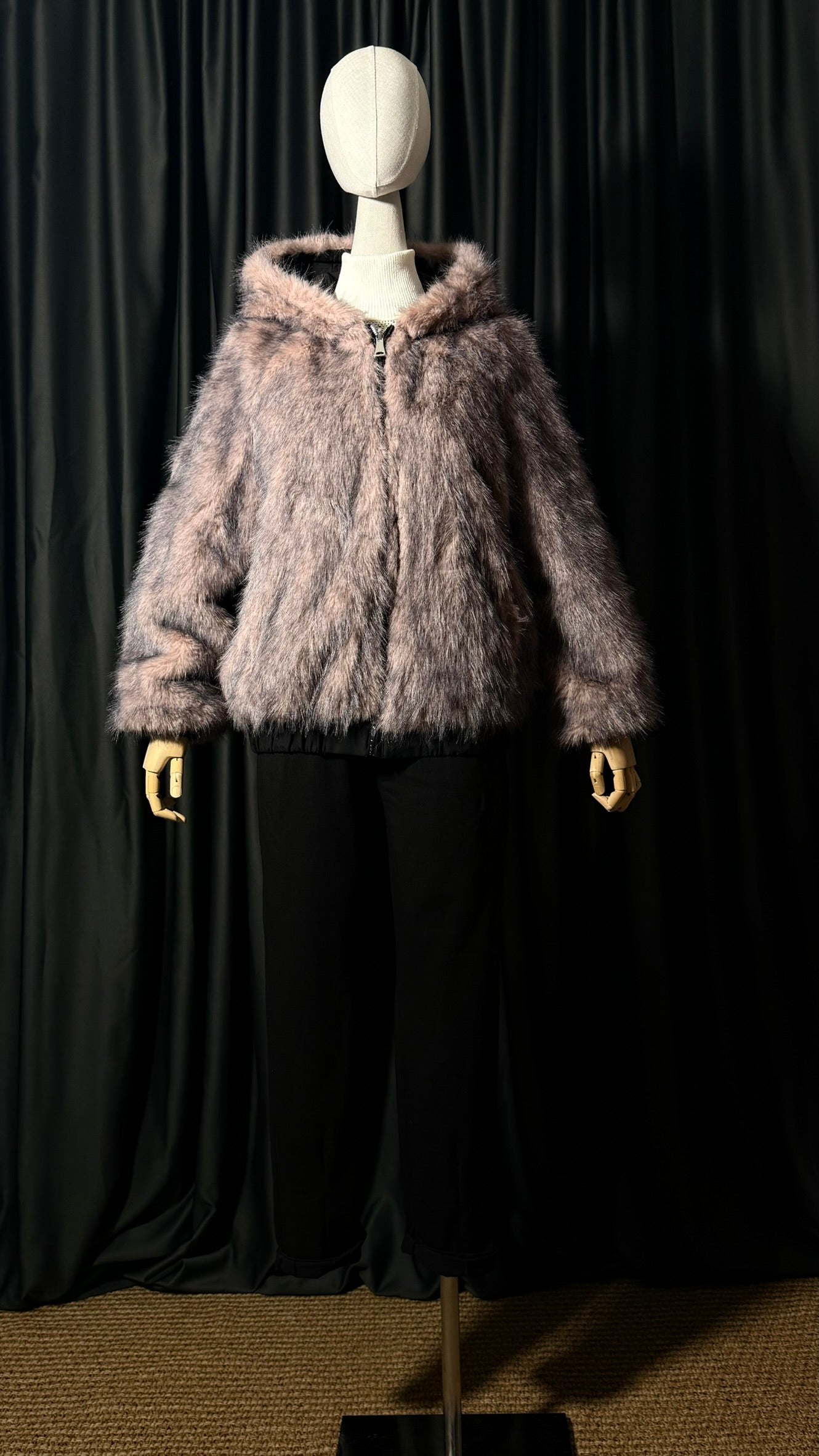 Gri Kapüşonlu Kürk Mont – Yumuşak Dokulu-Çift Taraflı