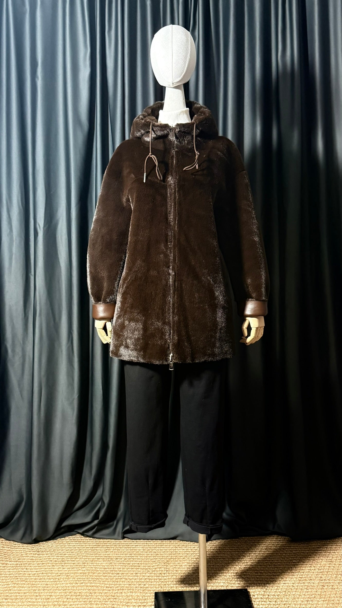 Kahverengi Deri Görünümlü Kürk Mont – Fermuarlı - Çift Taraflı