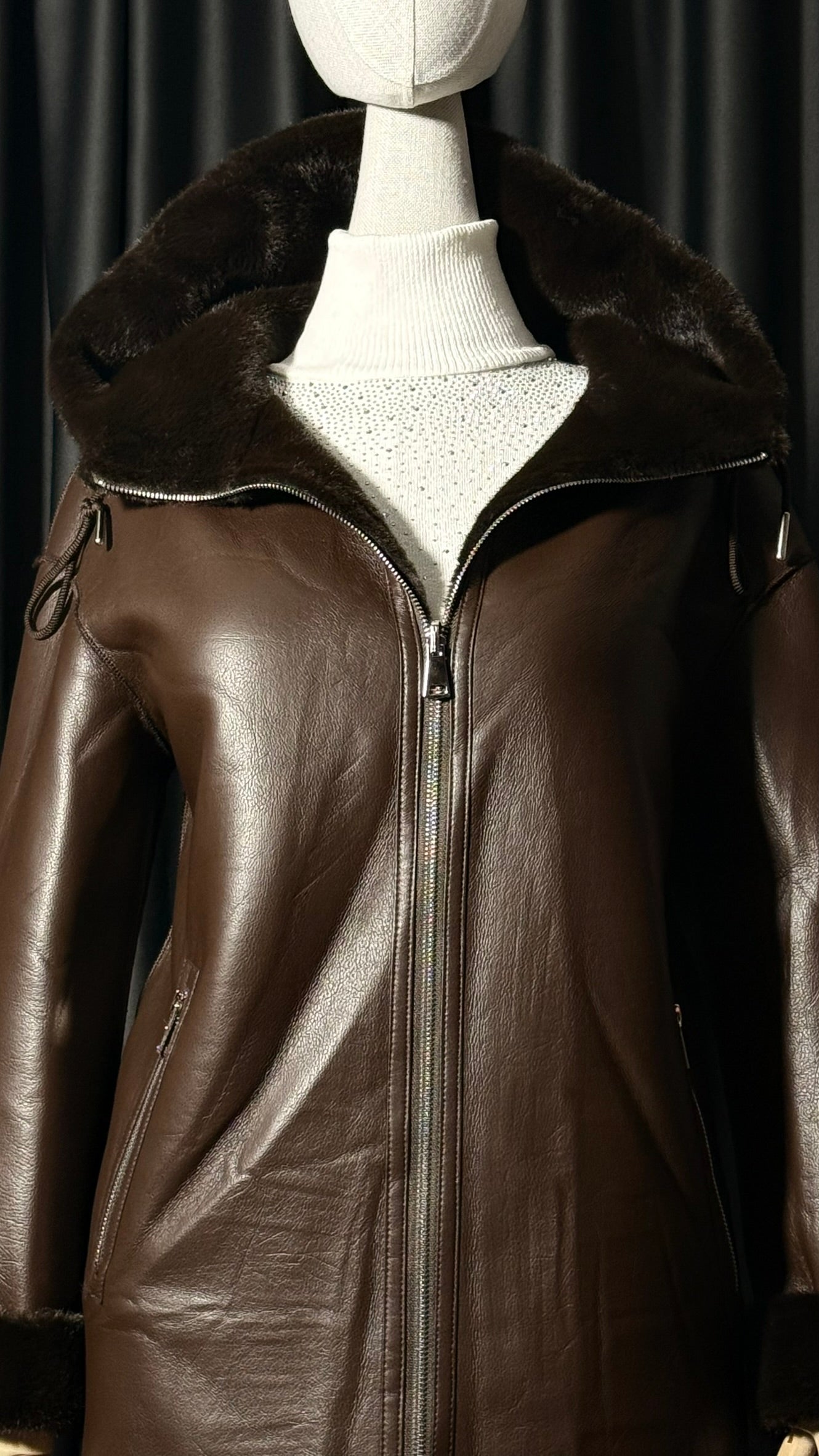 Kahverengi Deri Görünümlü Kürk Mont – Fermuarlı - Çift Taraflı