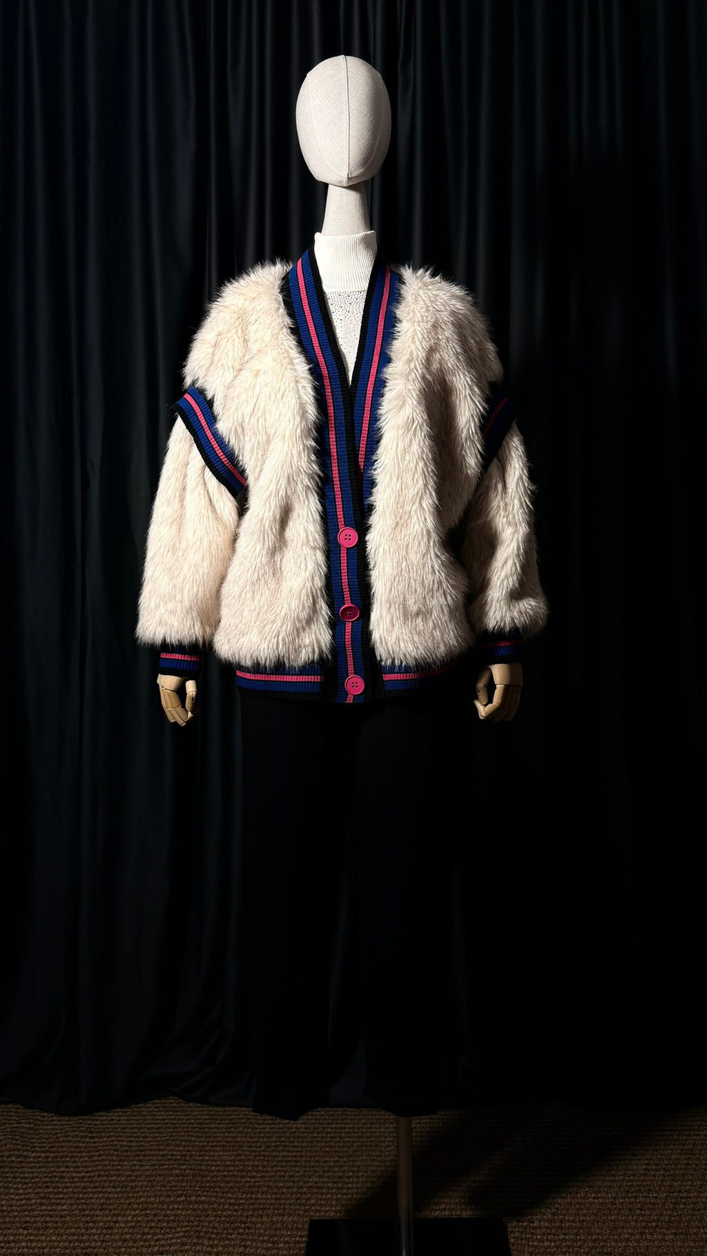 Krem Çizgili Kürk Hırka – Renk Detaylı