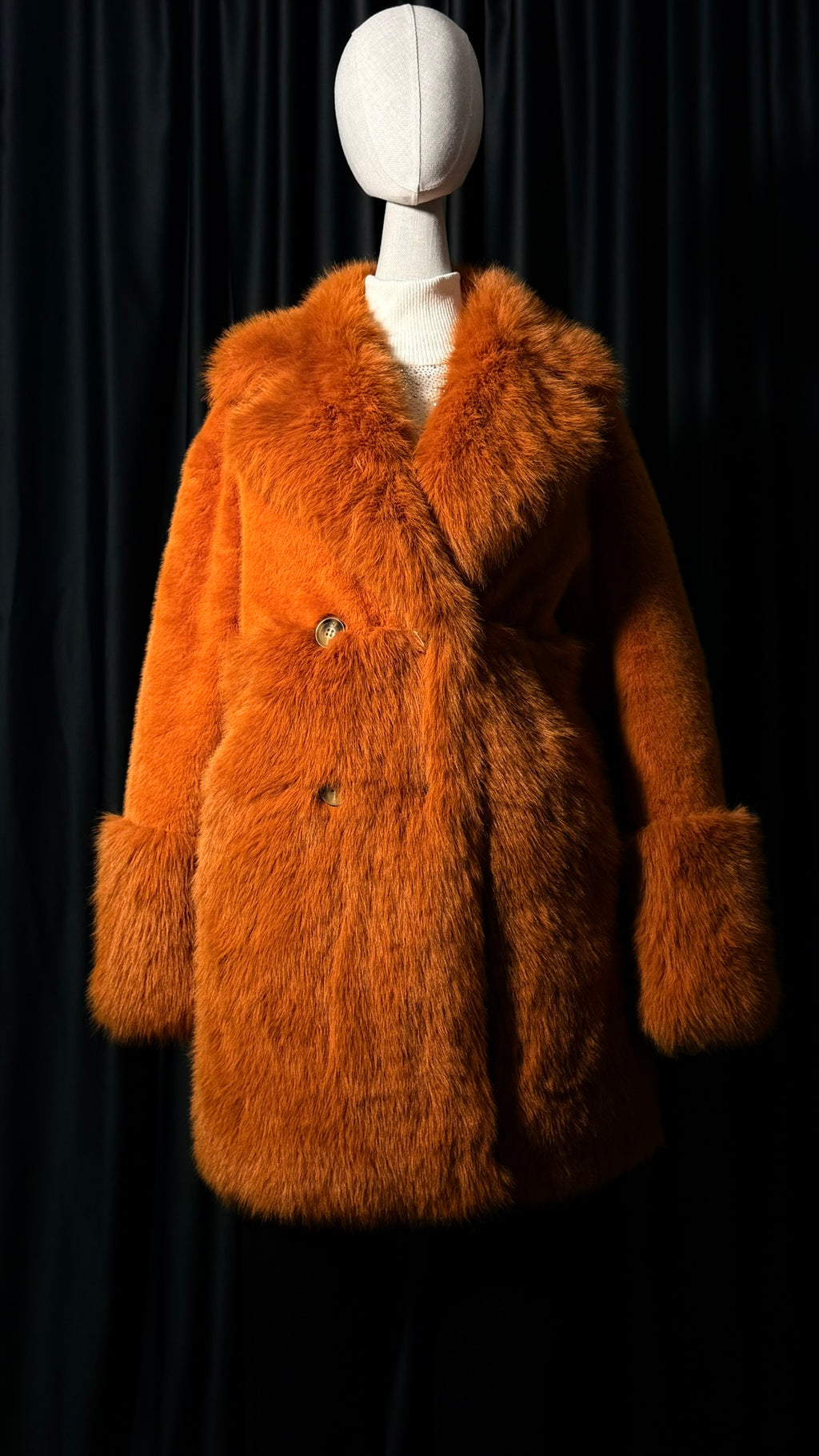 Turuncu Kürk Mont – Çift Düğmeli Kısa Model