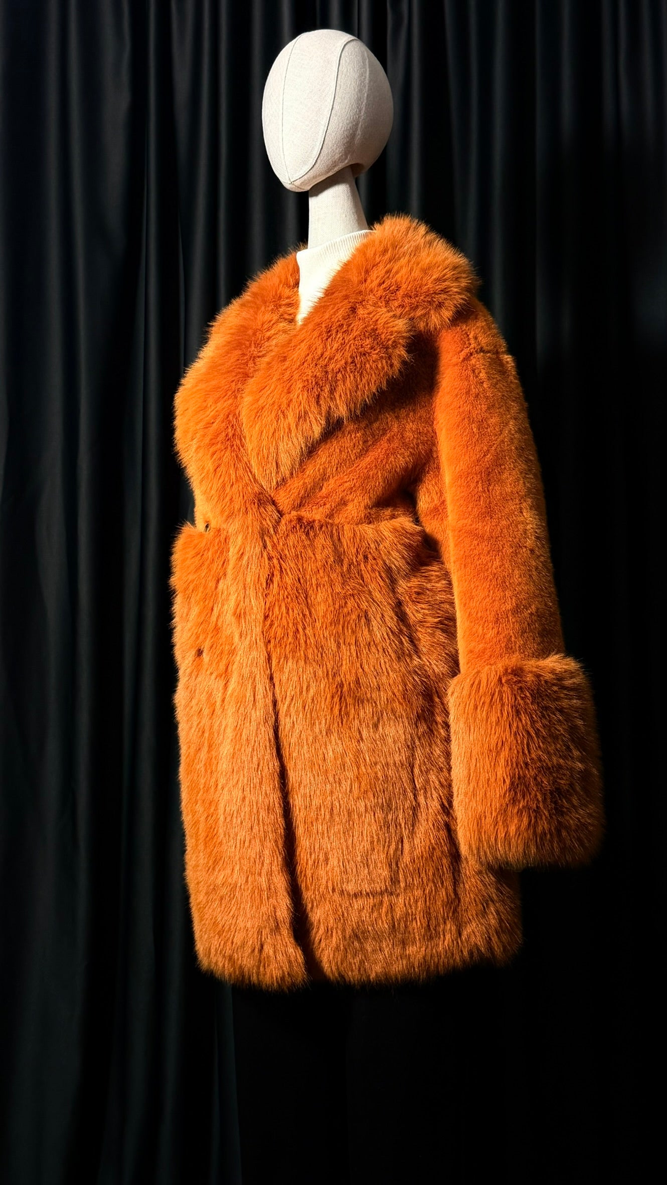 Turuncu Kürk Mont – Çift Düğmeli Kısa Model