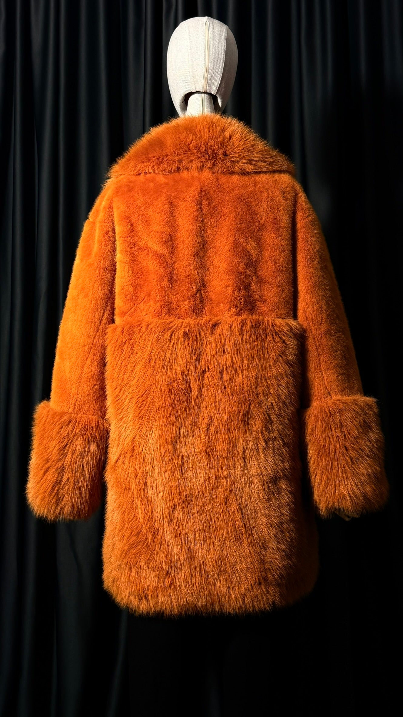 Turuncu Kürk Mont – Çift Düğmeli Kısa Model