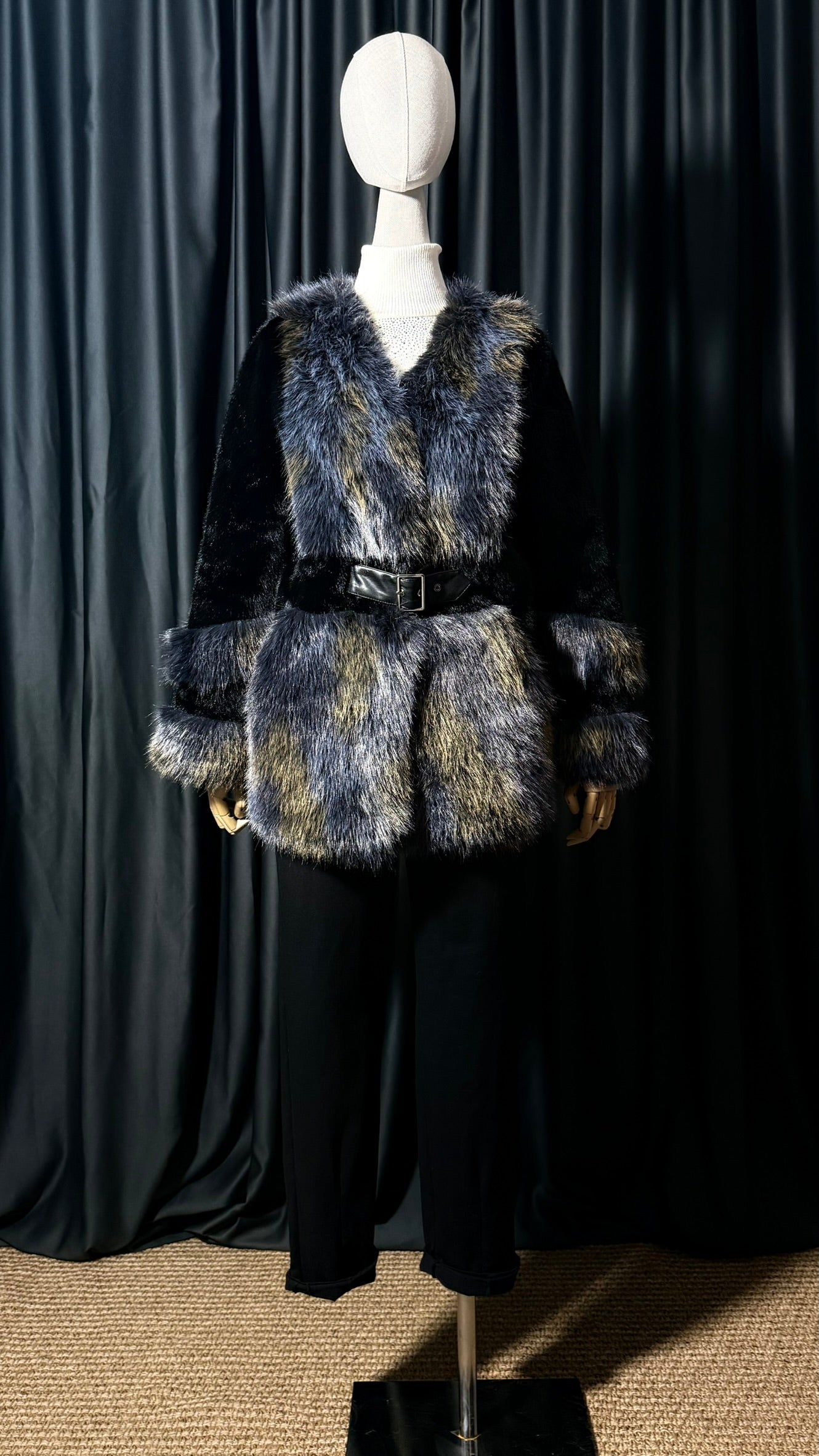 Siyah-Mavi Kürk Ceket