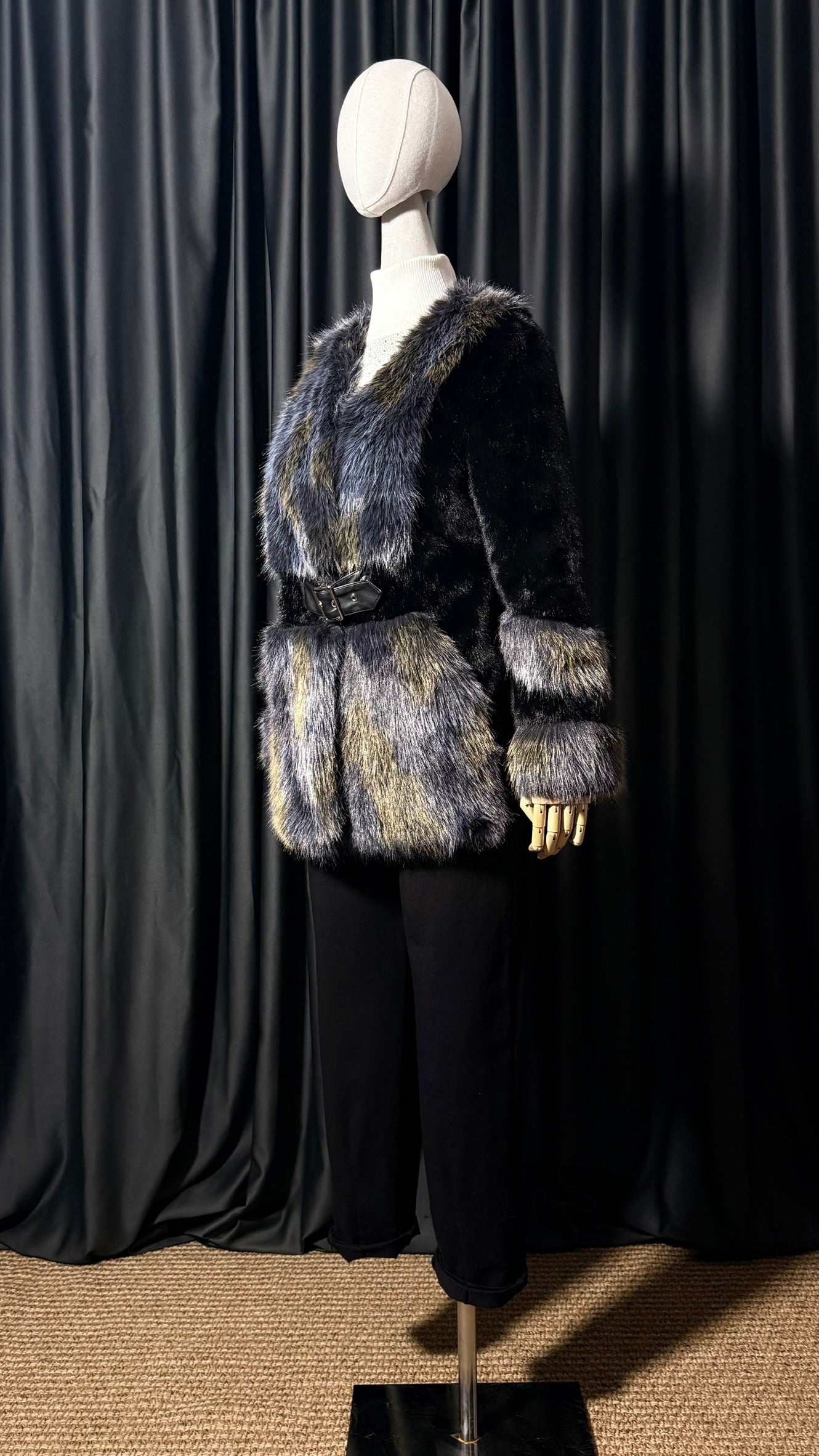 Siyah-Mavi Kürk Ceket