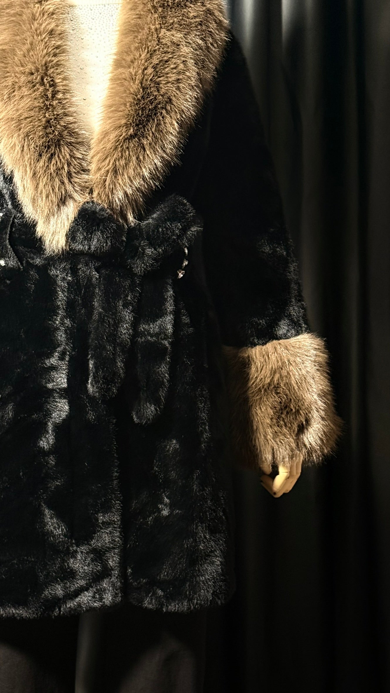 Siyah Kahve Yaka Detaylı Kürk Mont