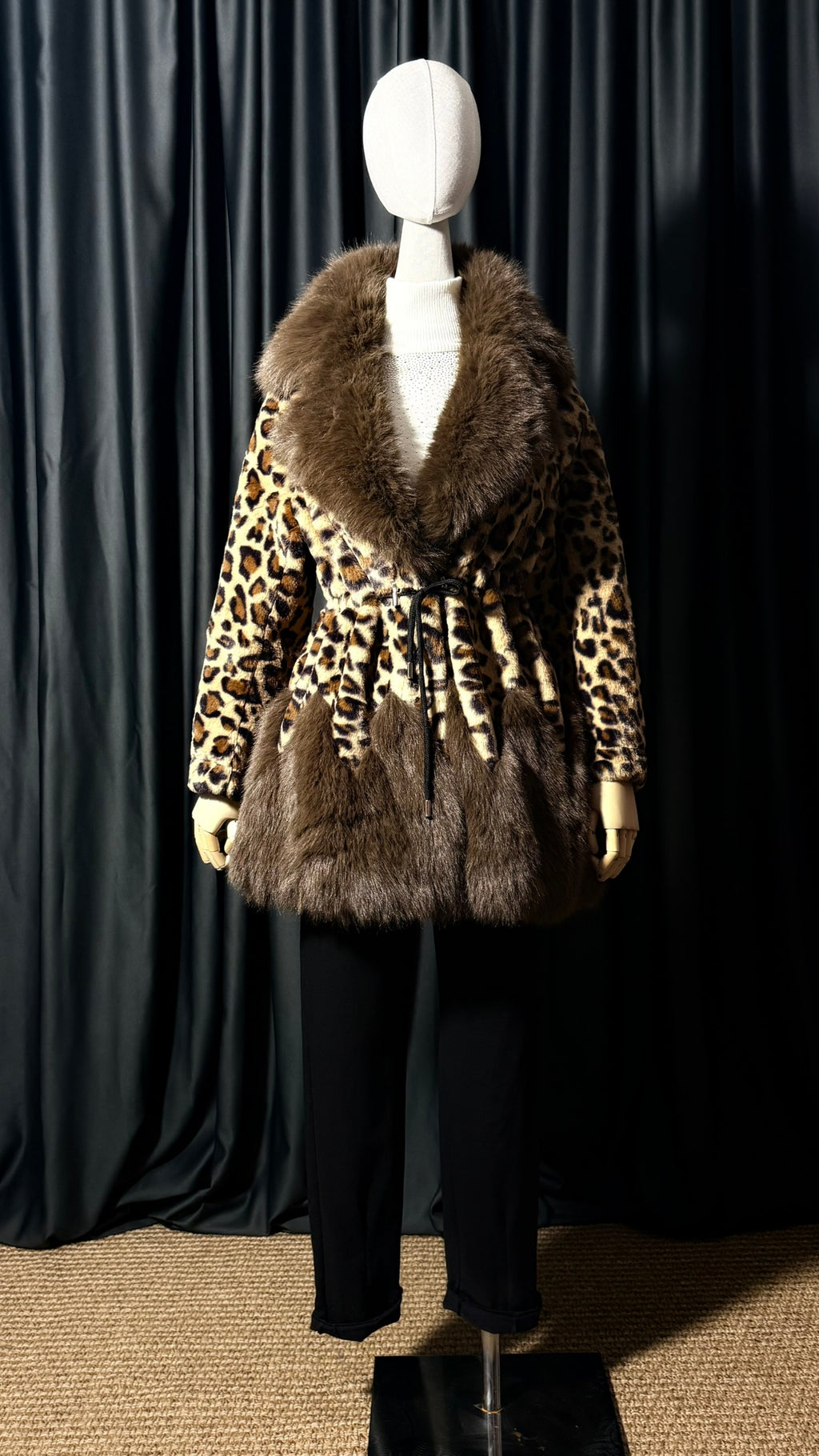 Leopar Desenli Kahve Kürk Mont