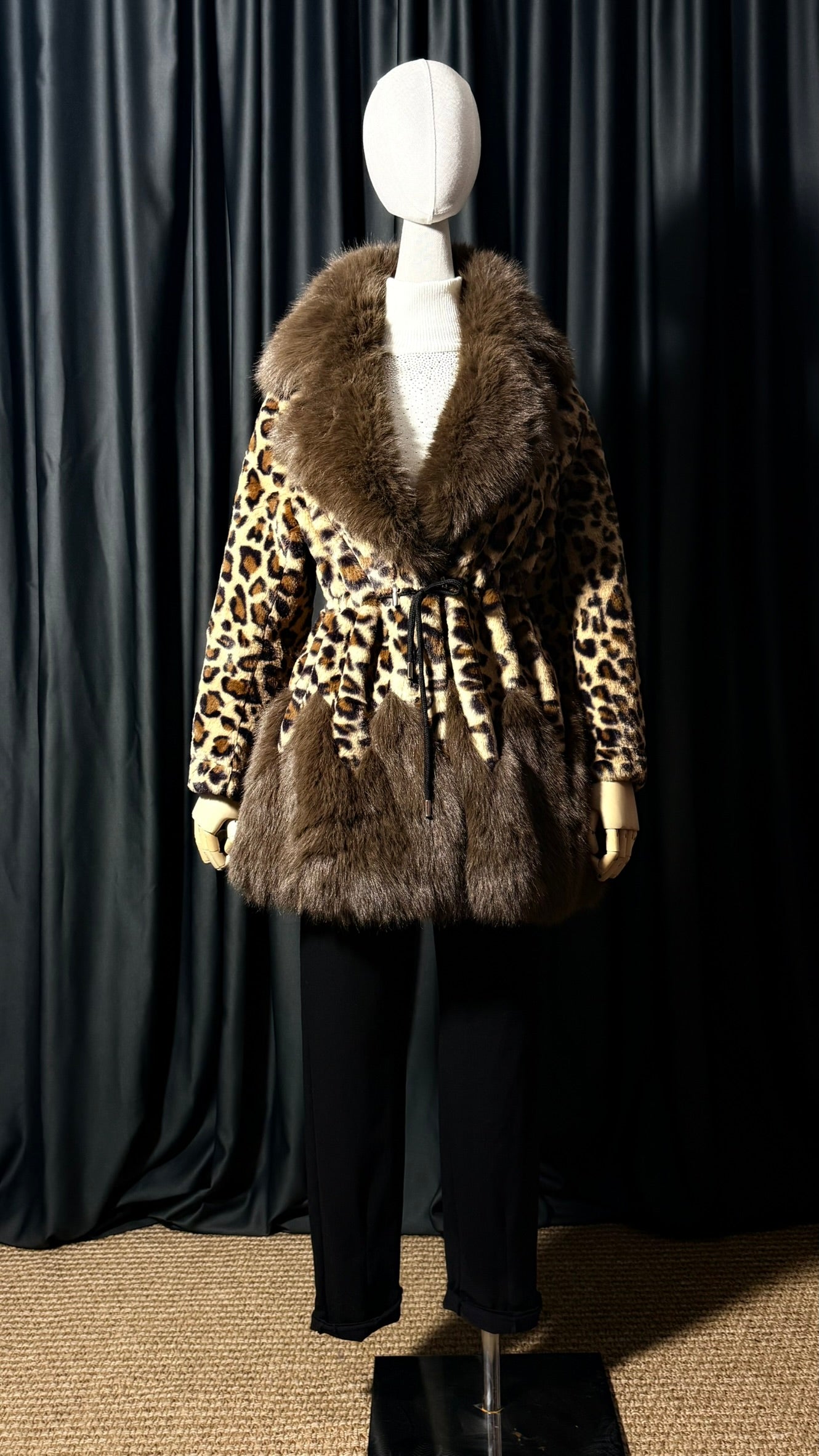 Leopar Desenli Kahve Kürk Mont