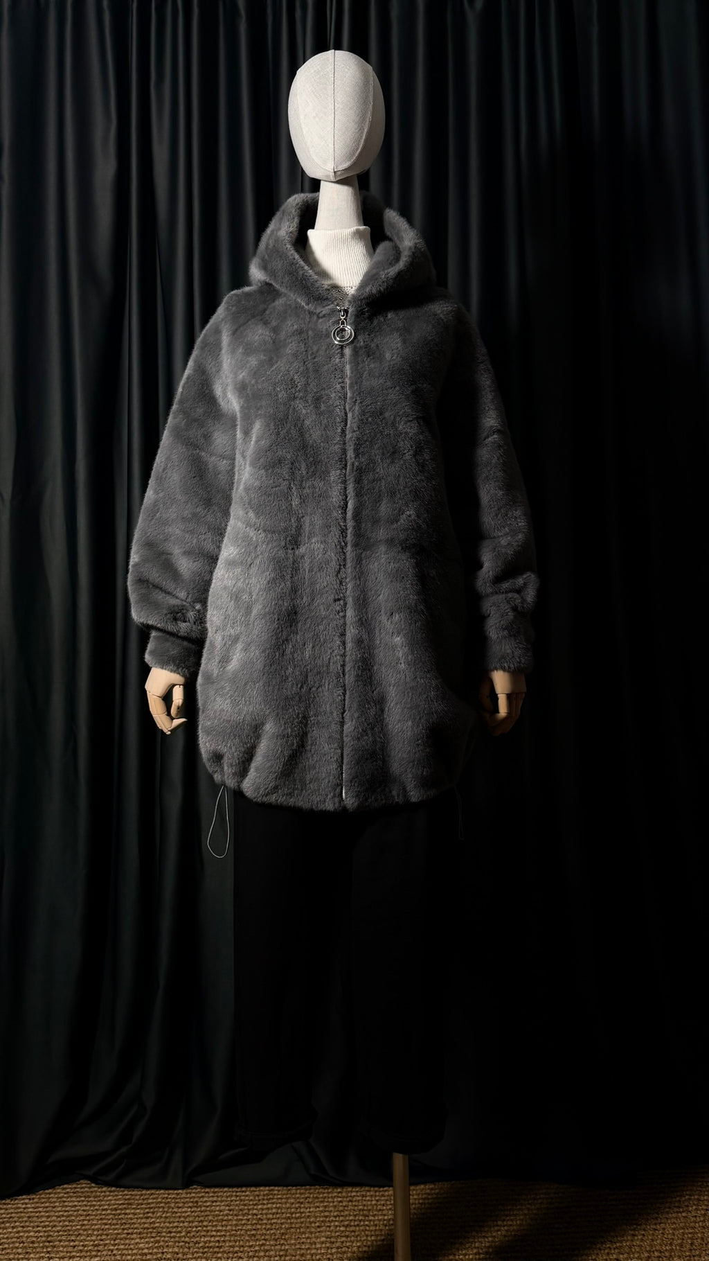 Gri Kapüşonlu Kürk Mont