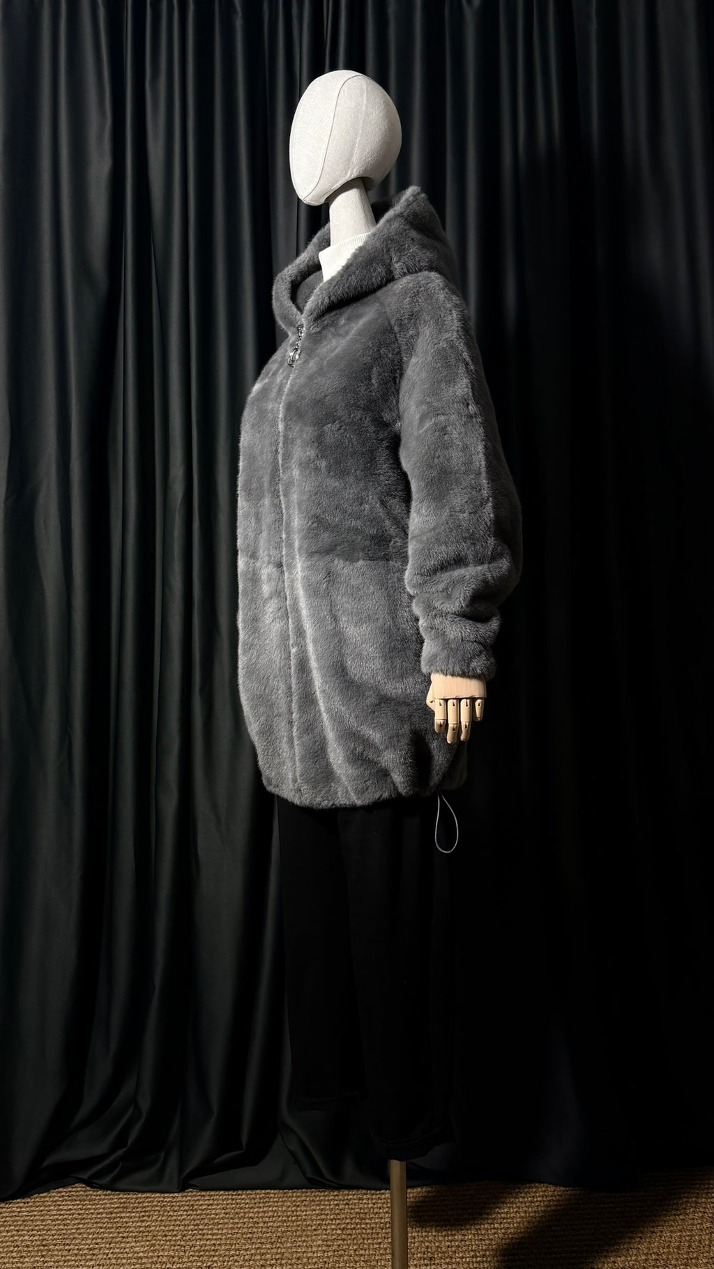 Gri Kapüşonlu Kürk Mont