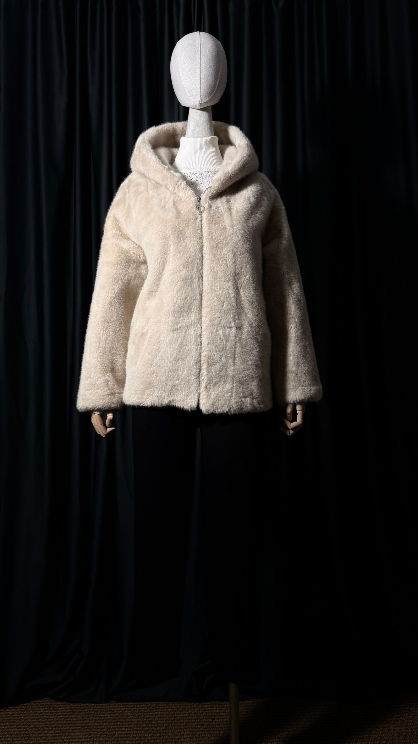 Krem Kapüşonlu Kürk Mont