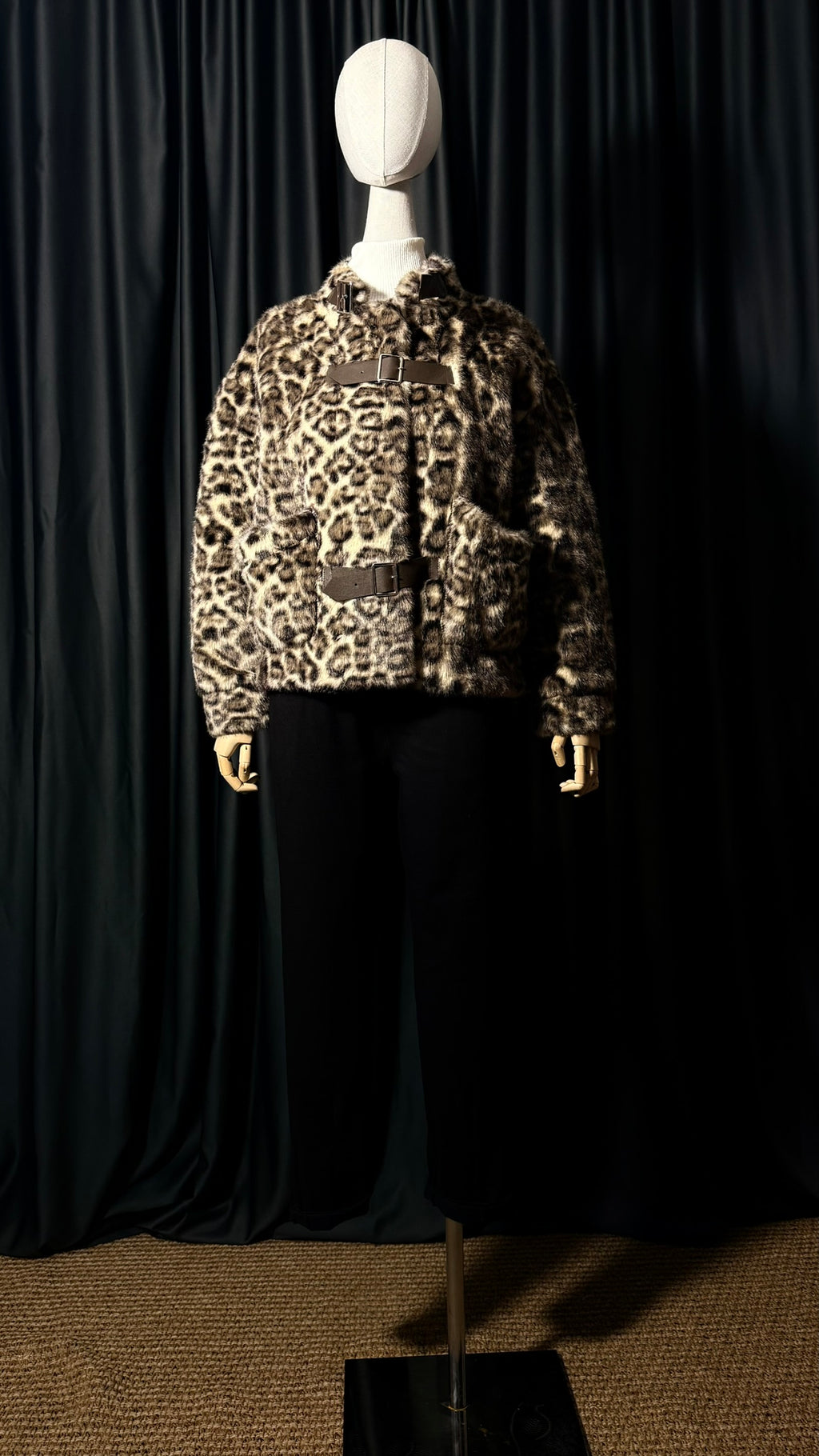 Leopar Tokalı Kısa Kürk Ceket