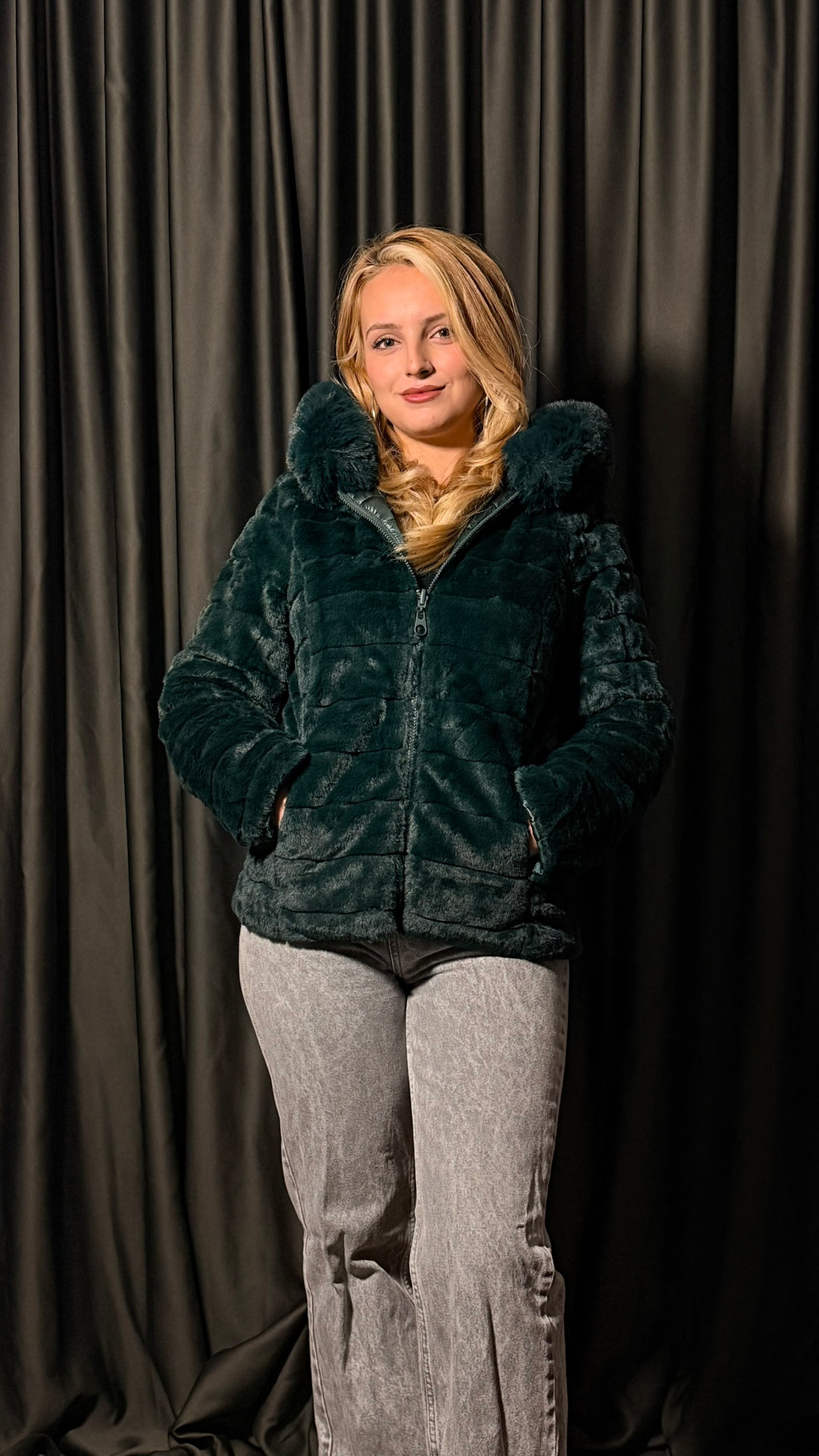 Çift Taraflı Kaz Tüyü Mont