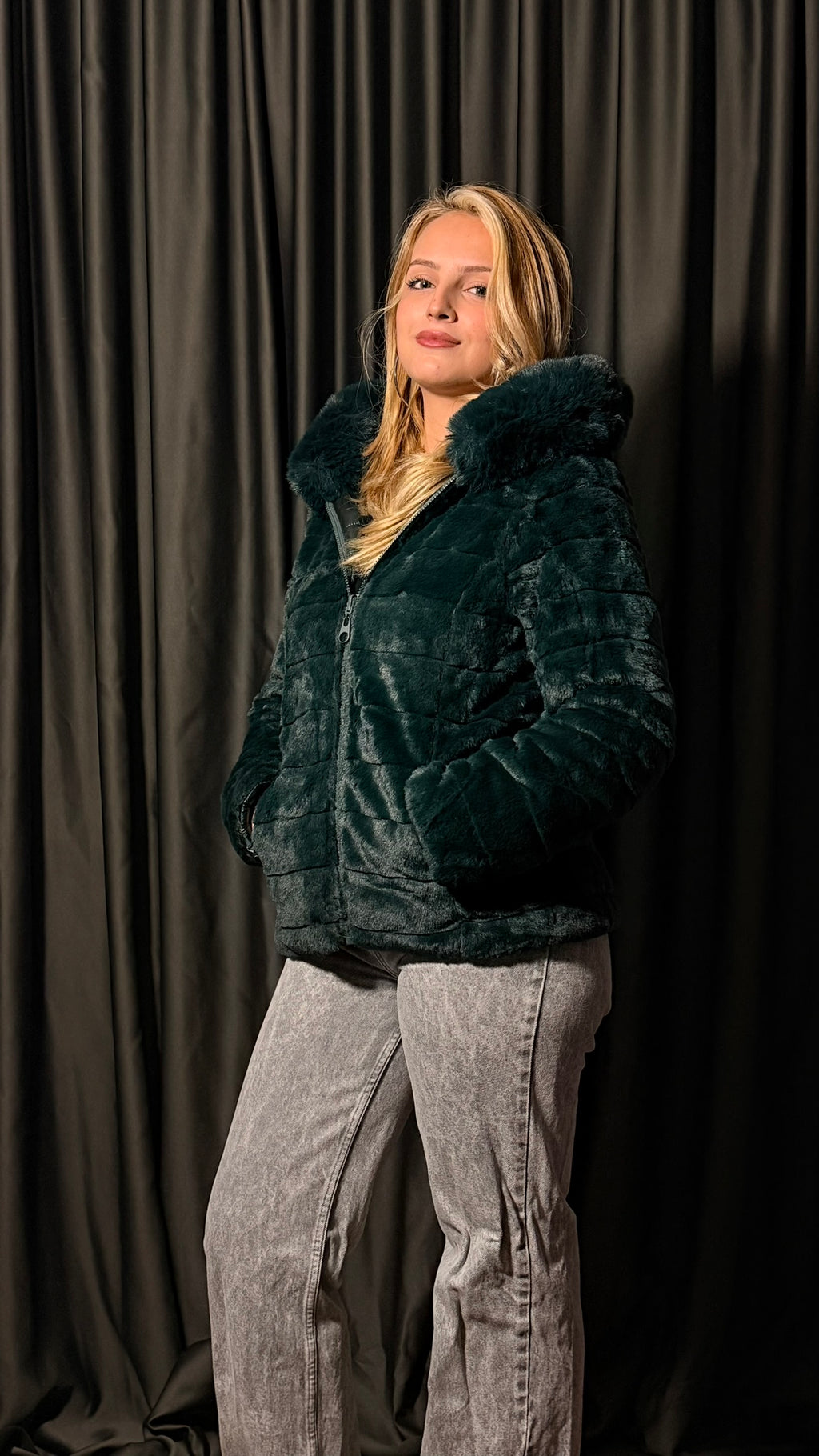 Çift Taraflı Kaz Tüyü Mont